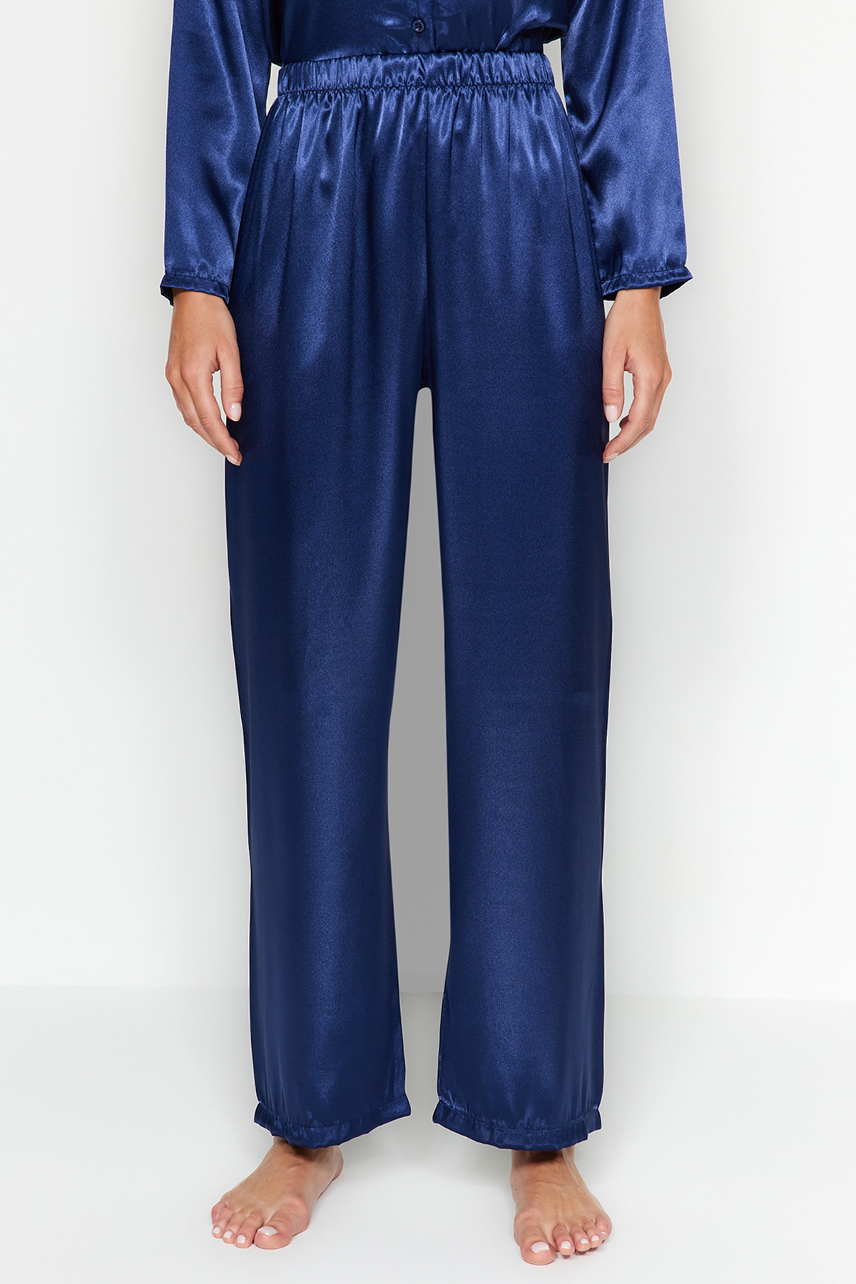 Trendyolmilla  Lacivert Saten Gömlek-Pantolon Dokuma Pijama Takımı THMAW24PT00026 - Görsel 7