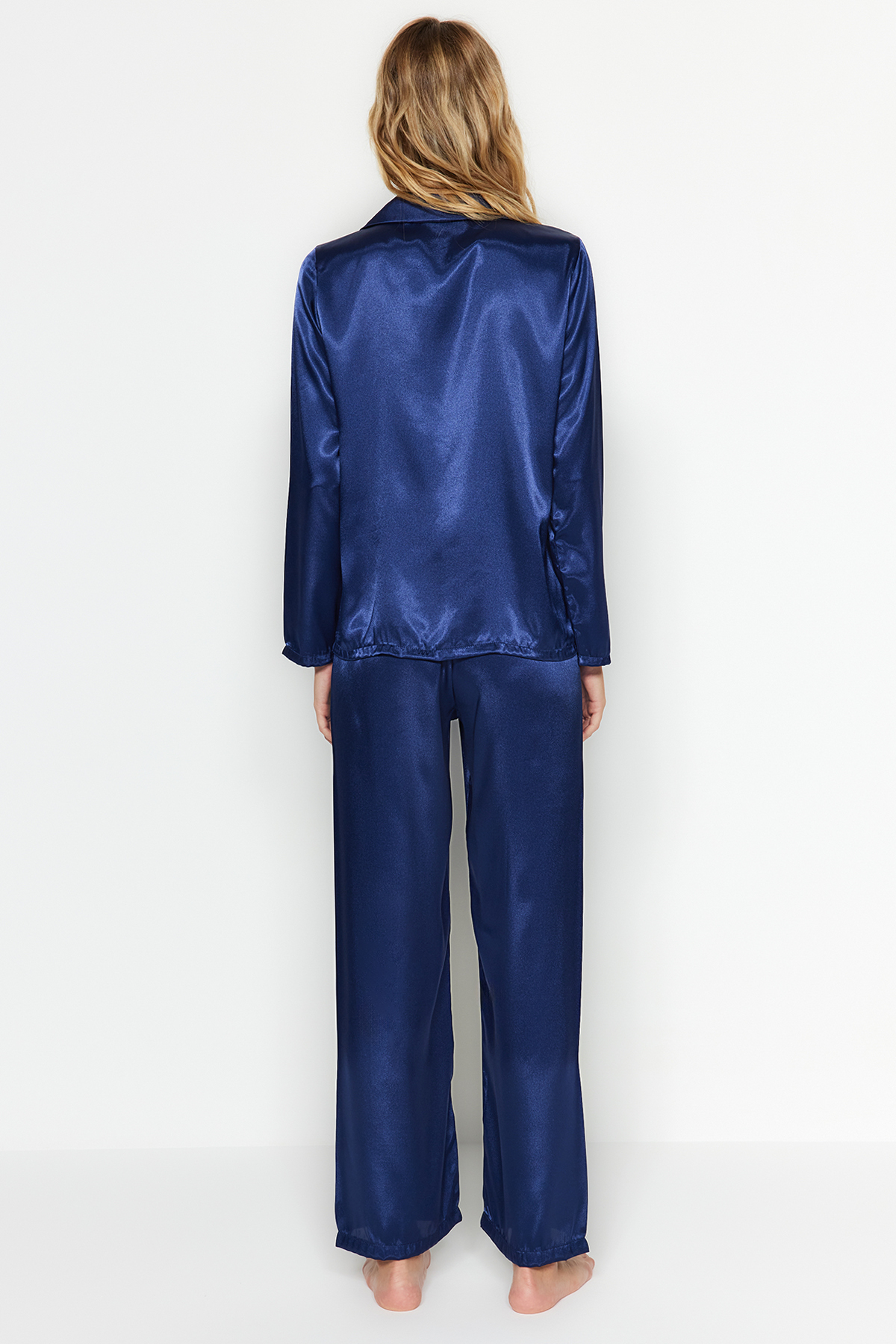 Trendyolmilla  Lacivert Saten Gömlek-Pantolon Dokuma Pijama Takımı THMAW24PT00026 - Görsel 8