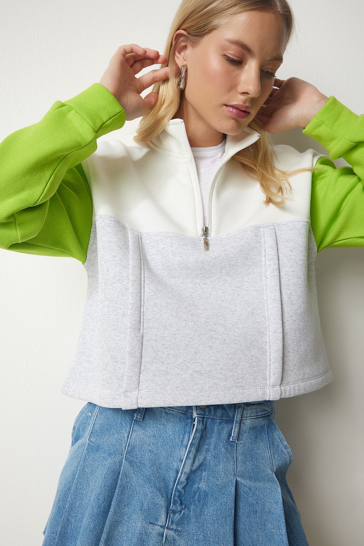 Happiness İstanbul-Women's Gray Light Green Zippered Collar Ribbed Knitted Crop Sweatshirt NJ00130 4