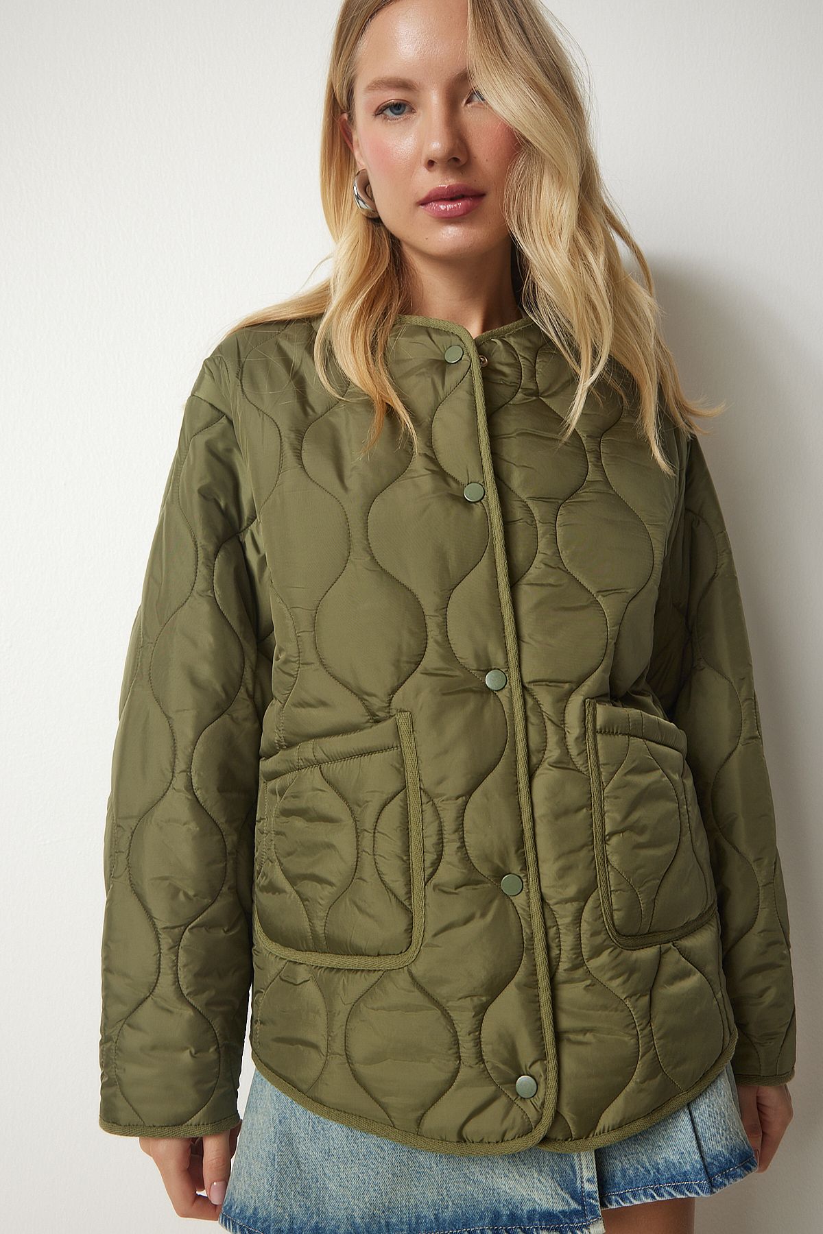 Happiness İstanbul-Dámská khaki oversize prošívaná bunda s kapsami DZ00098 4