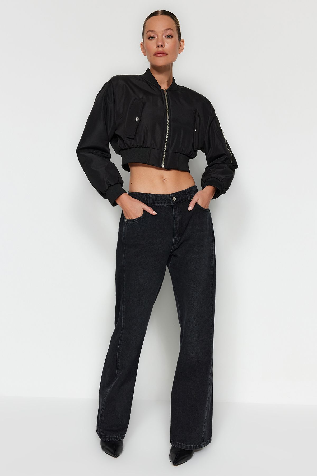 TRENDYOLMİLLA Siyah Dikiş Detaylı Yüksek Bel Ekstra Wide Leg Jeans TWOAW24JE00260