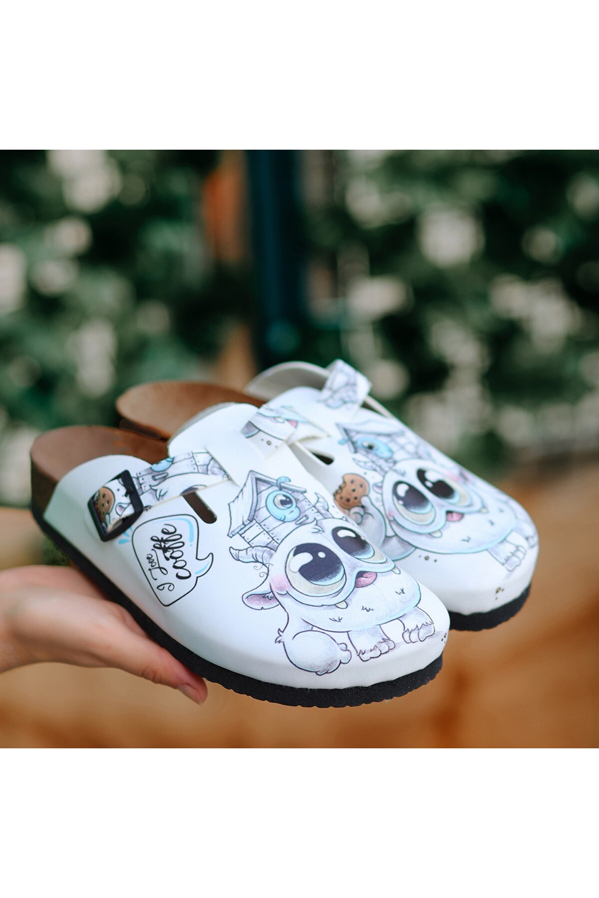 Beyaz Cilt Evli Kedili Terlik