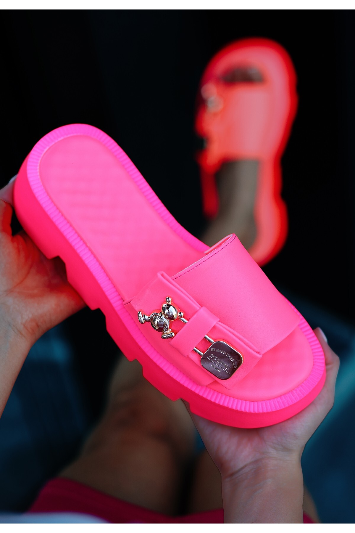 Akya Fosforlu Pembe Cilt Terlik