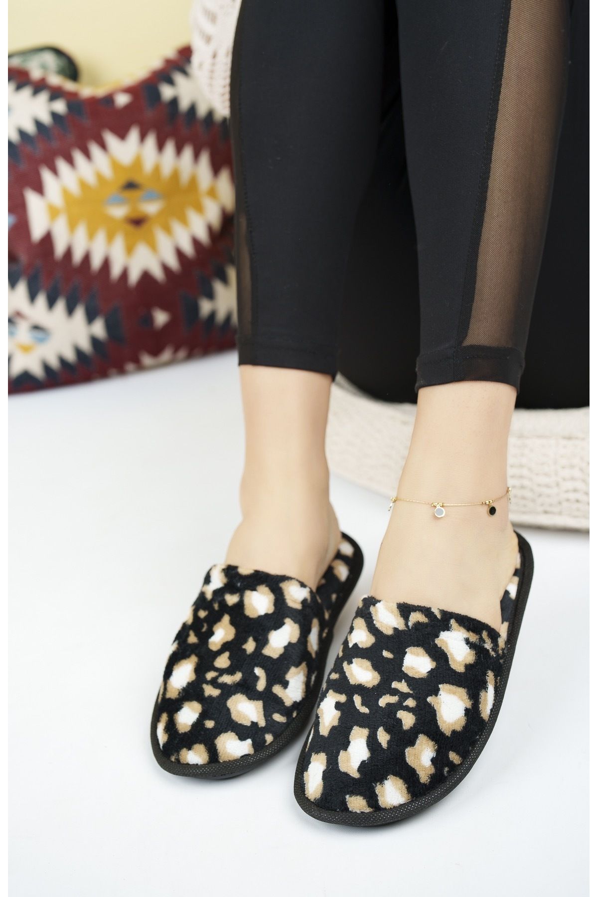 Womens leopard hot sale house slippers