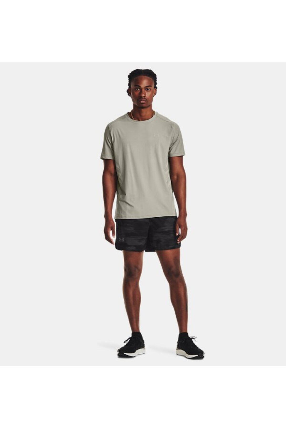 تی شرت نود مردانه آستین کوتاه گرم لیزر در حال نگه داشتن 1376518 504 Under Armour