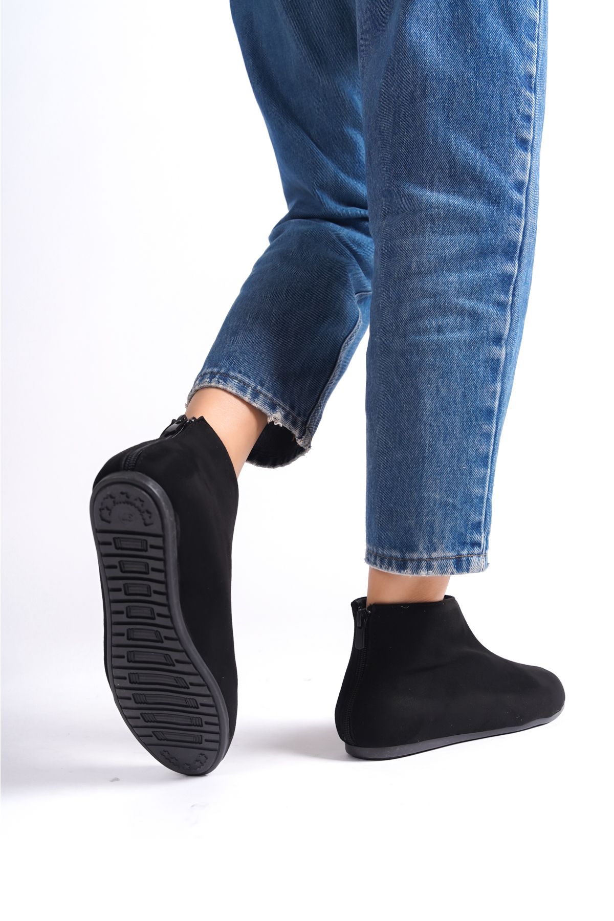 Moda Değirmeni-Kurze, flache Damenstiefel aus schwarzem Wildleder mit Reißverschluss BG1176-116-0001 3