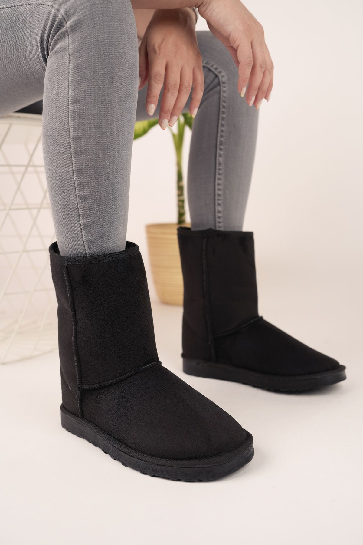 Women's short black best sale suede boots