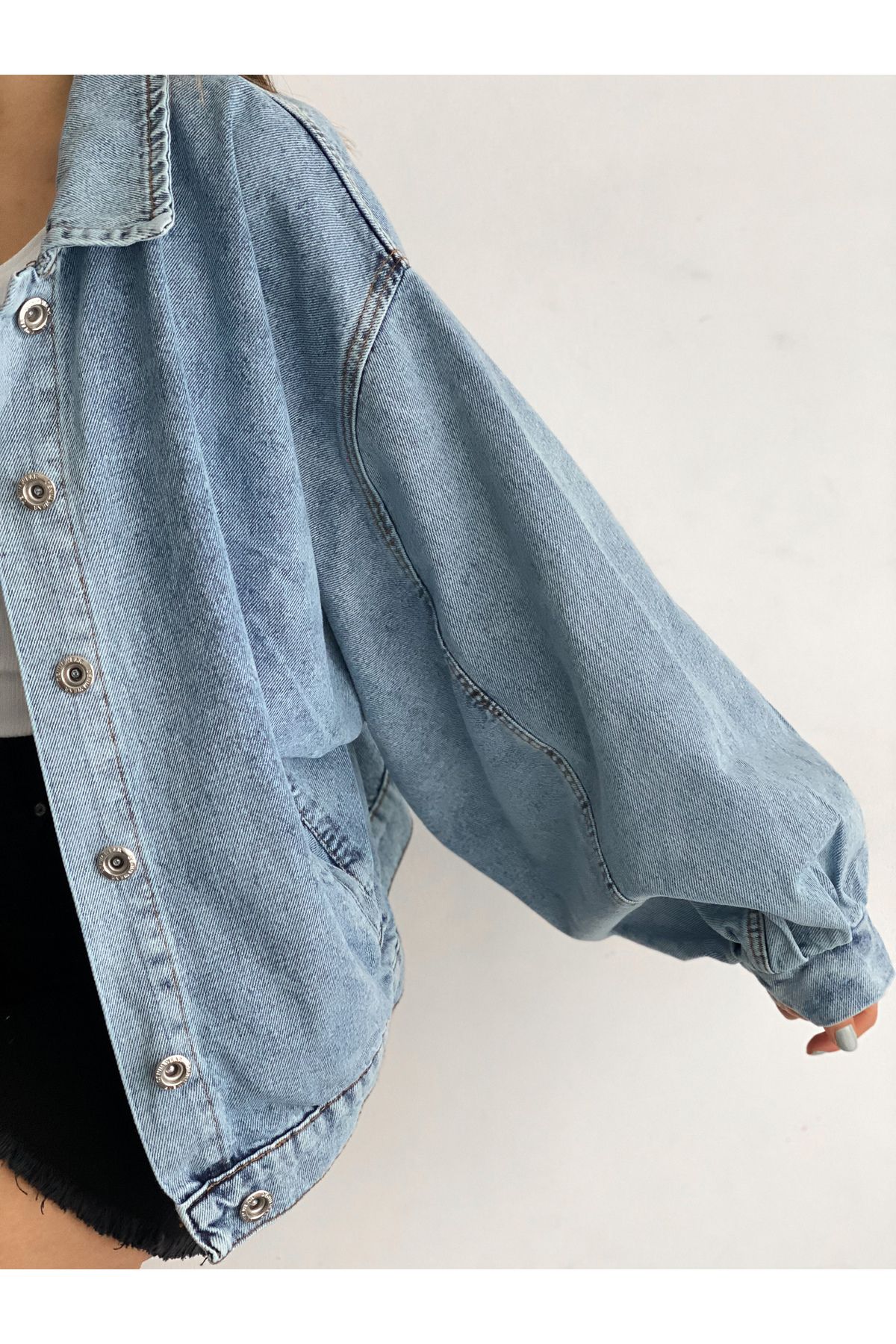 Kadın Balon Kol Oversize Çift Cepli Denim Ceket Kar Yıkamalı Mavi