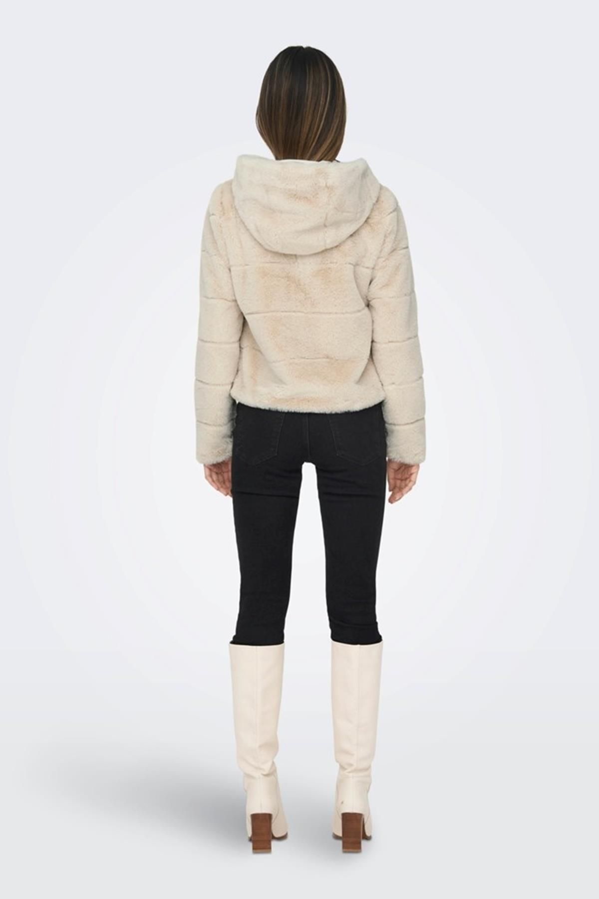 Only ONLNEWCHRIS FUR HOODED JACKET CC OTW Trendyol