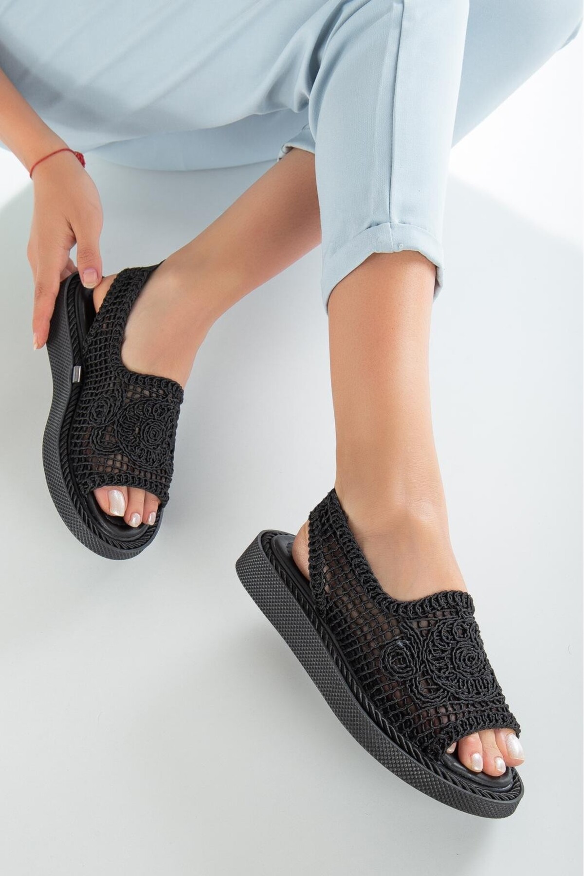 Ronz Siyah Örgülü Sandalet