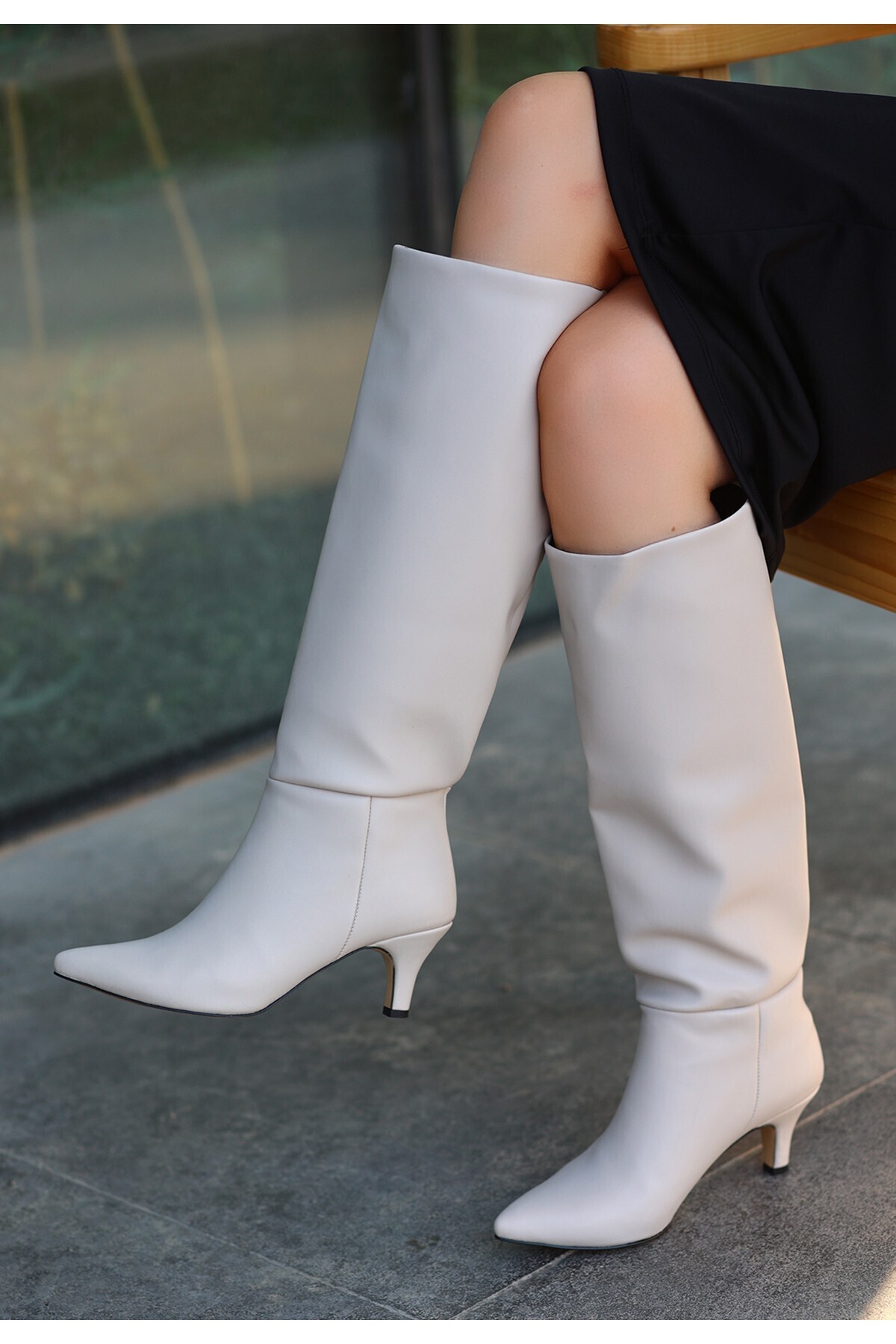 Fonox Bej Cilt Topuklu Çizme