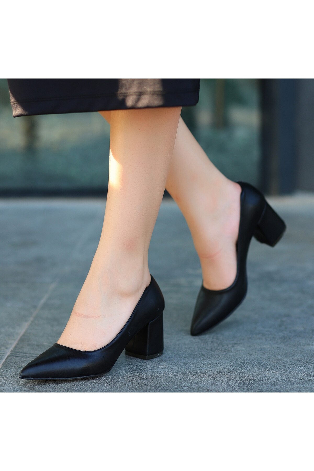 Zool Siyah Cilt Topuklu Ayakkabı