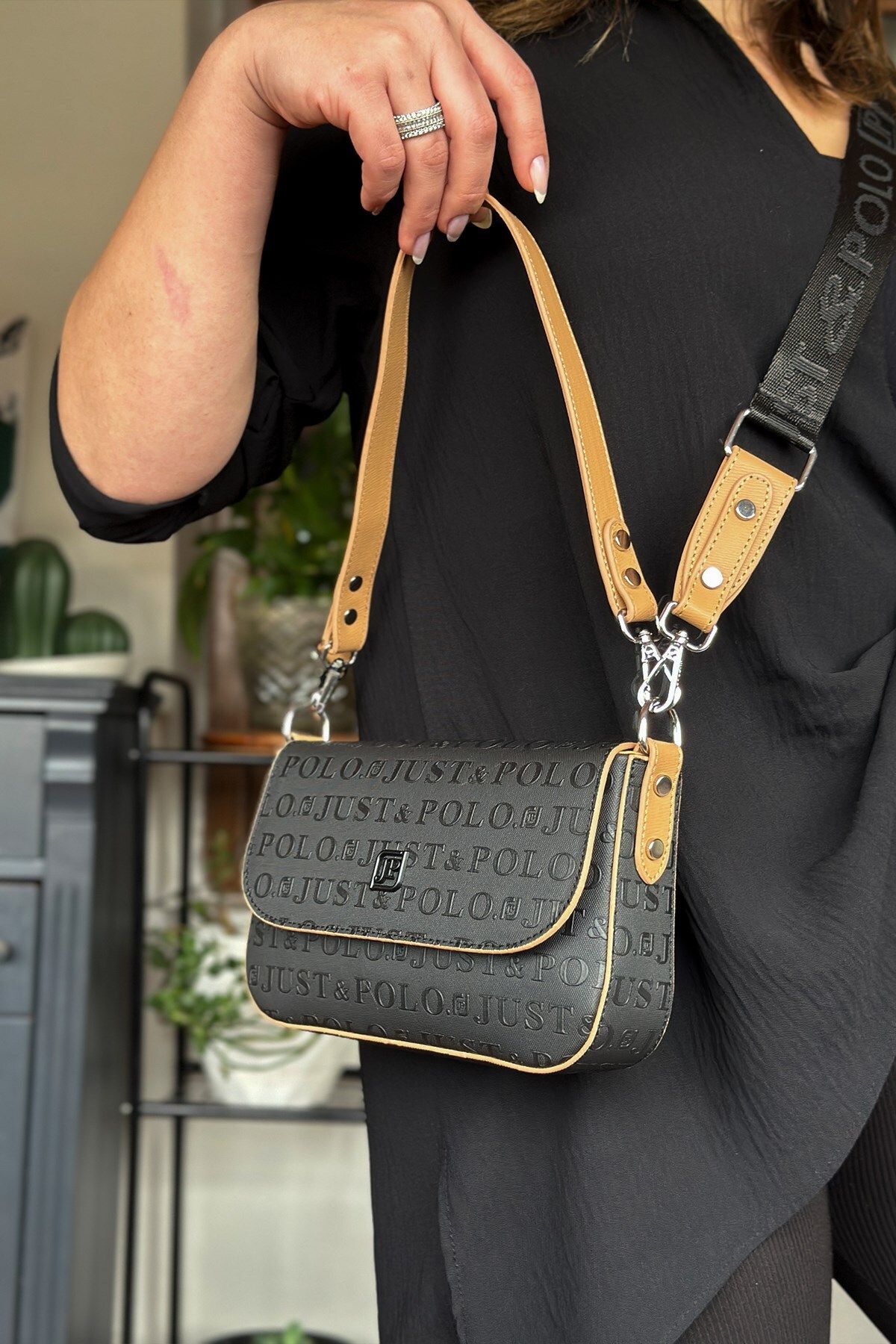 Medium size clearance side bag