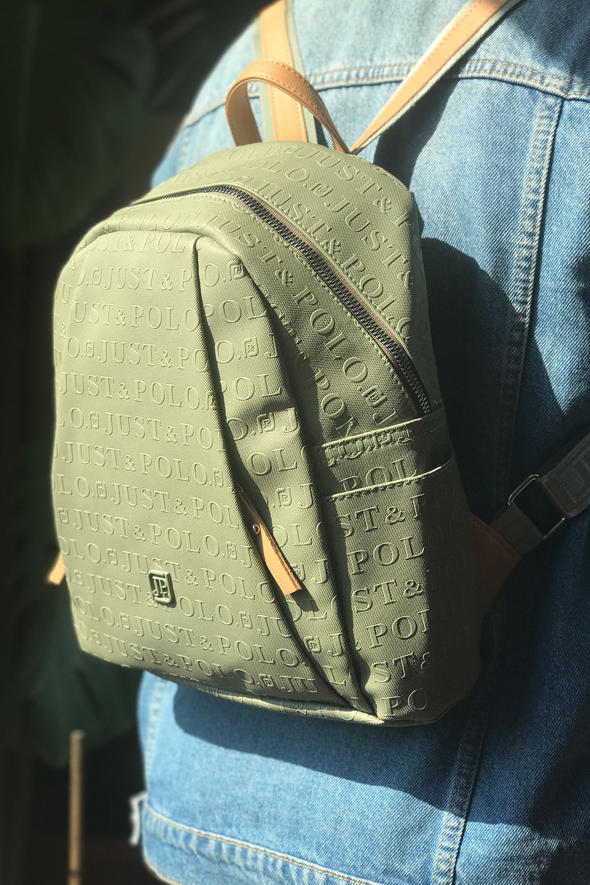 Women's backpack with compartments sales