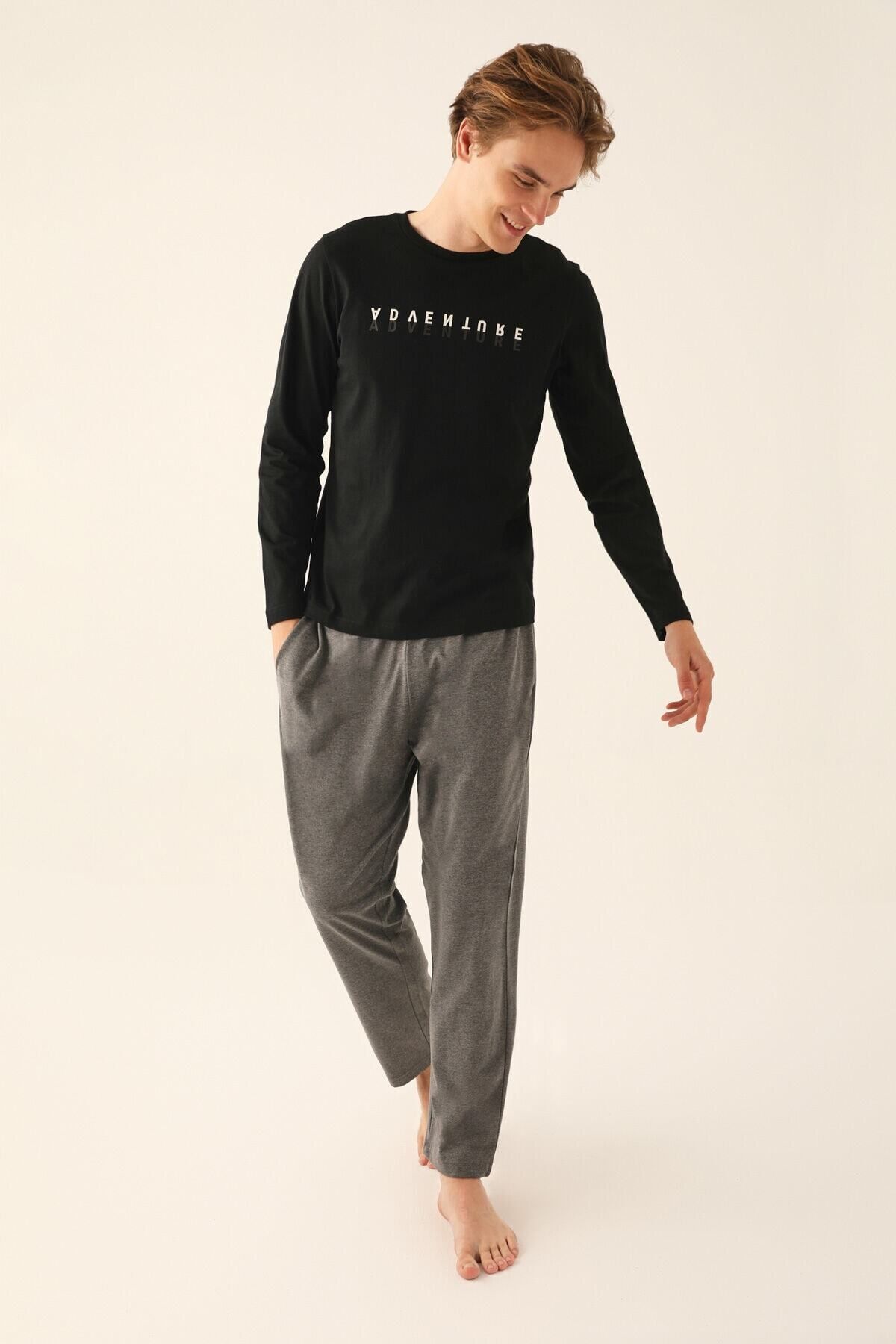 The man in the black pyjamas best sale