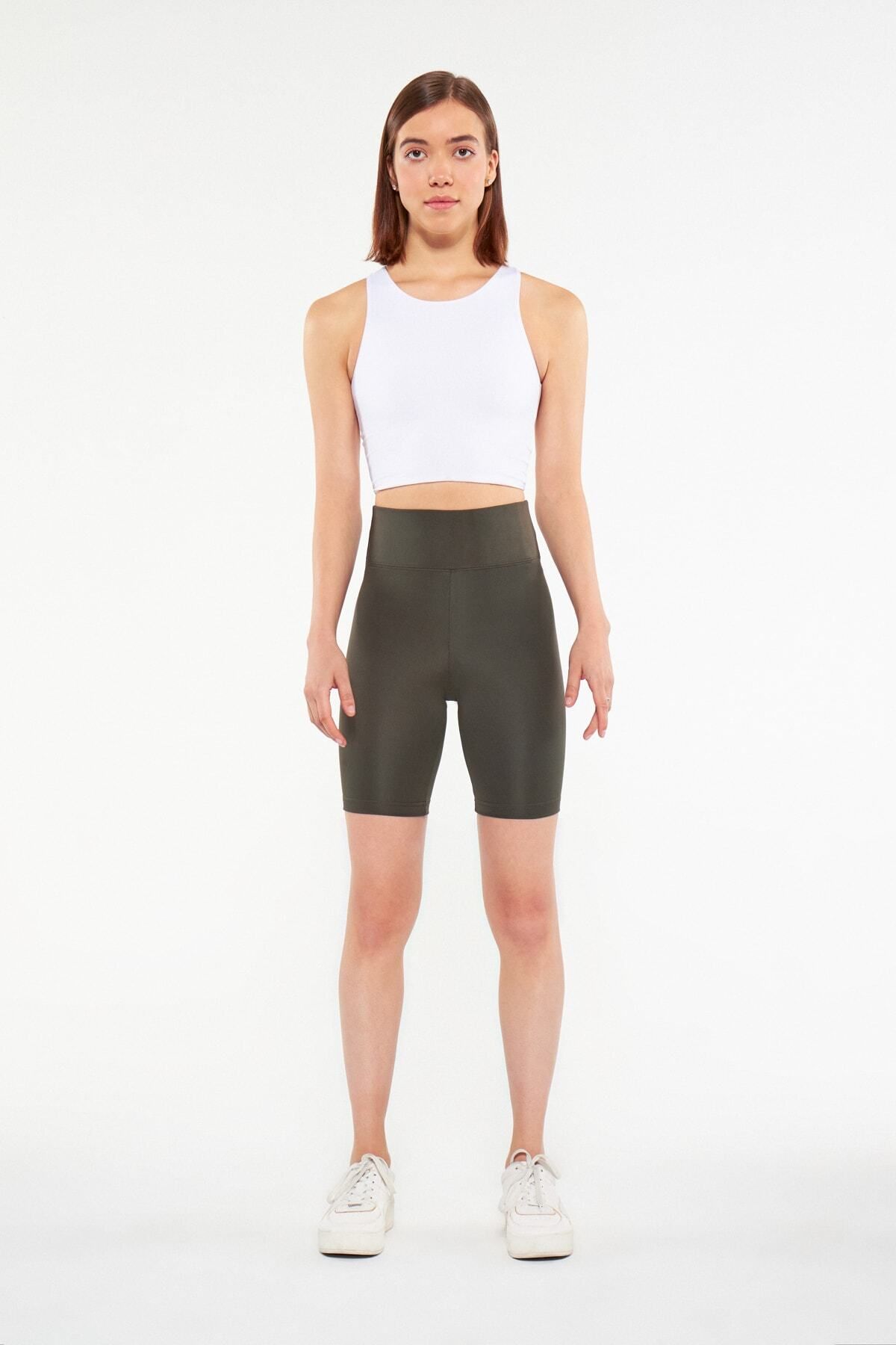complete the look image