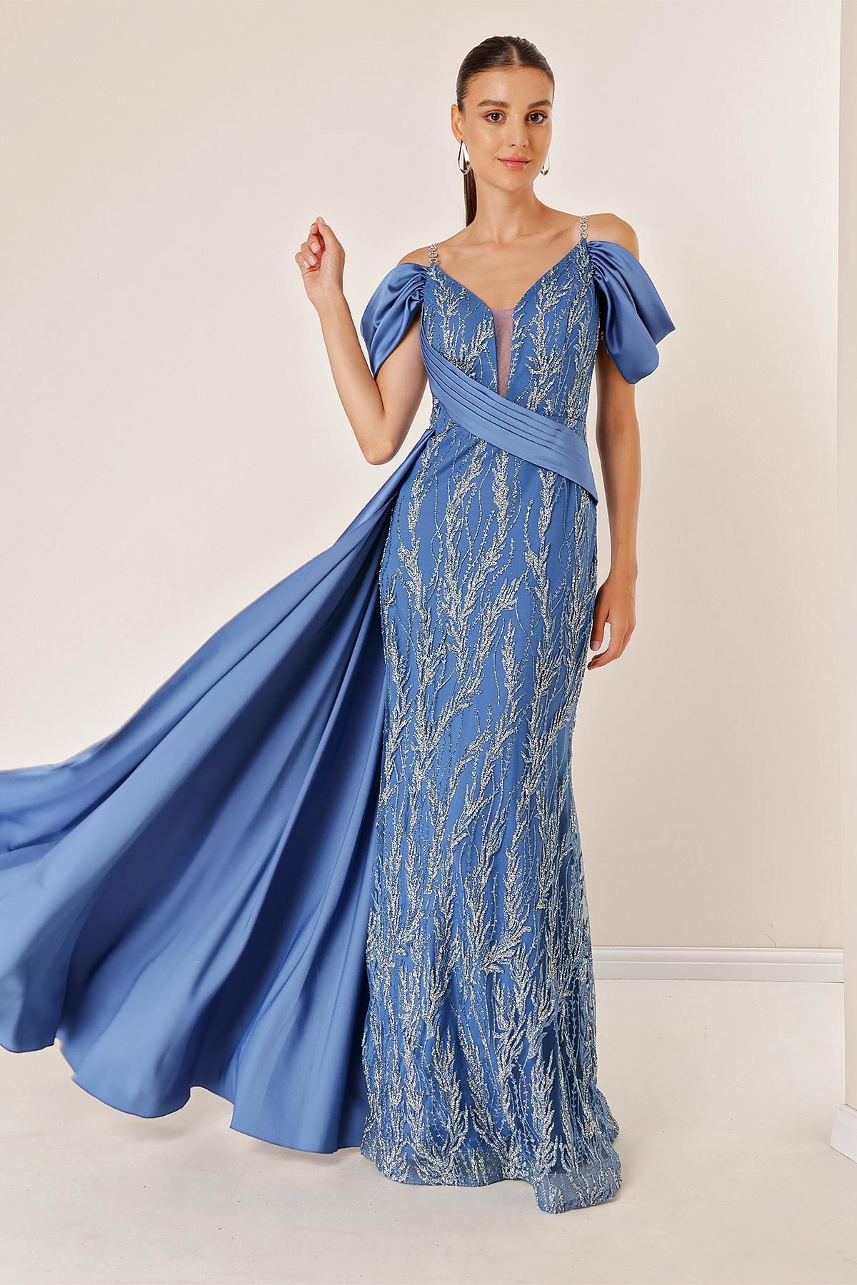 V fish dresses 2025