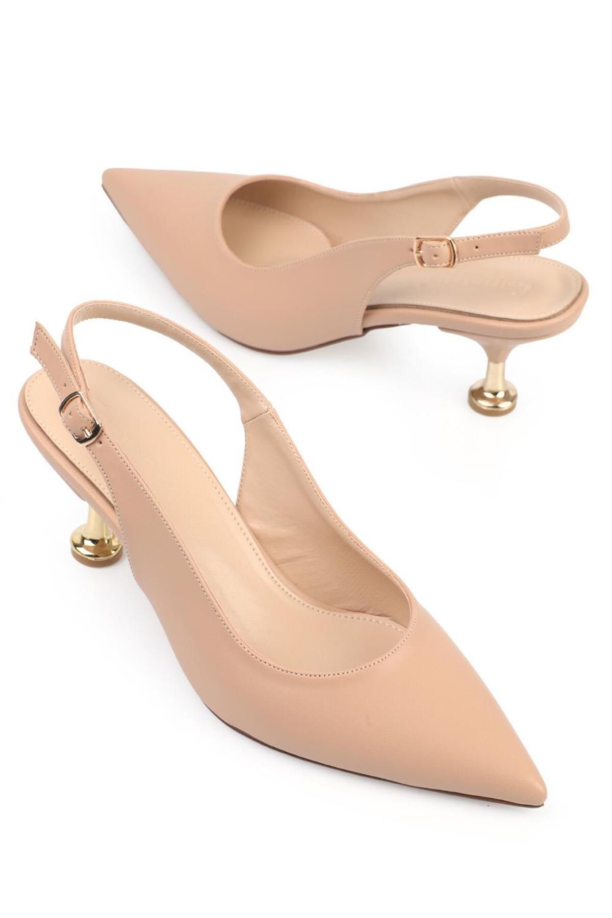 Capone Outfitters-Capone Slingback-Damenschuhe mit spitzer Zehenpartie und Metallabsatz 6