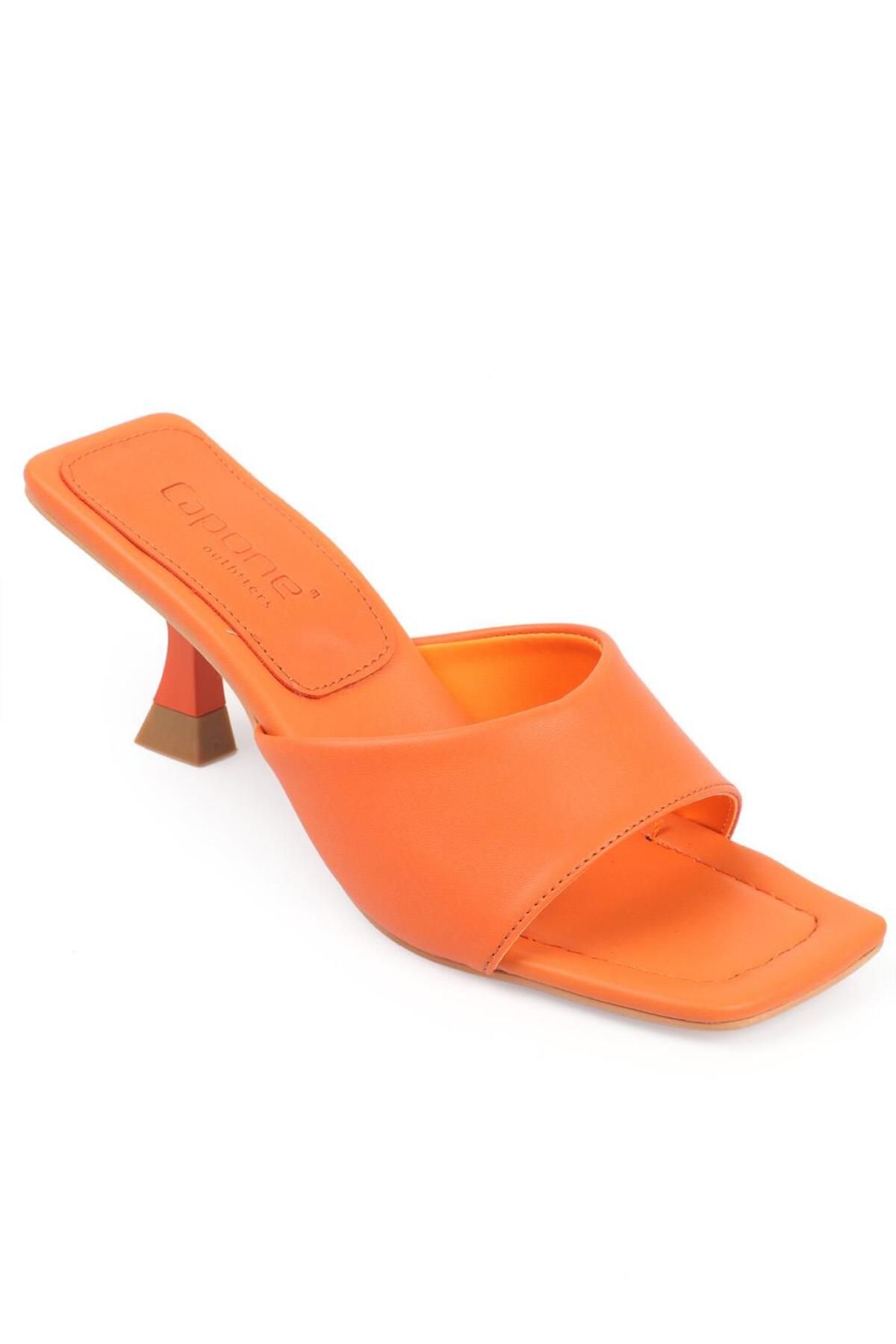 Capone Outfitters-Oranžové dámské pantofle Capone Blunt Toe s jedním páskem přesýpacích hodin na podpatku 6