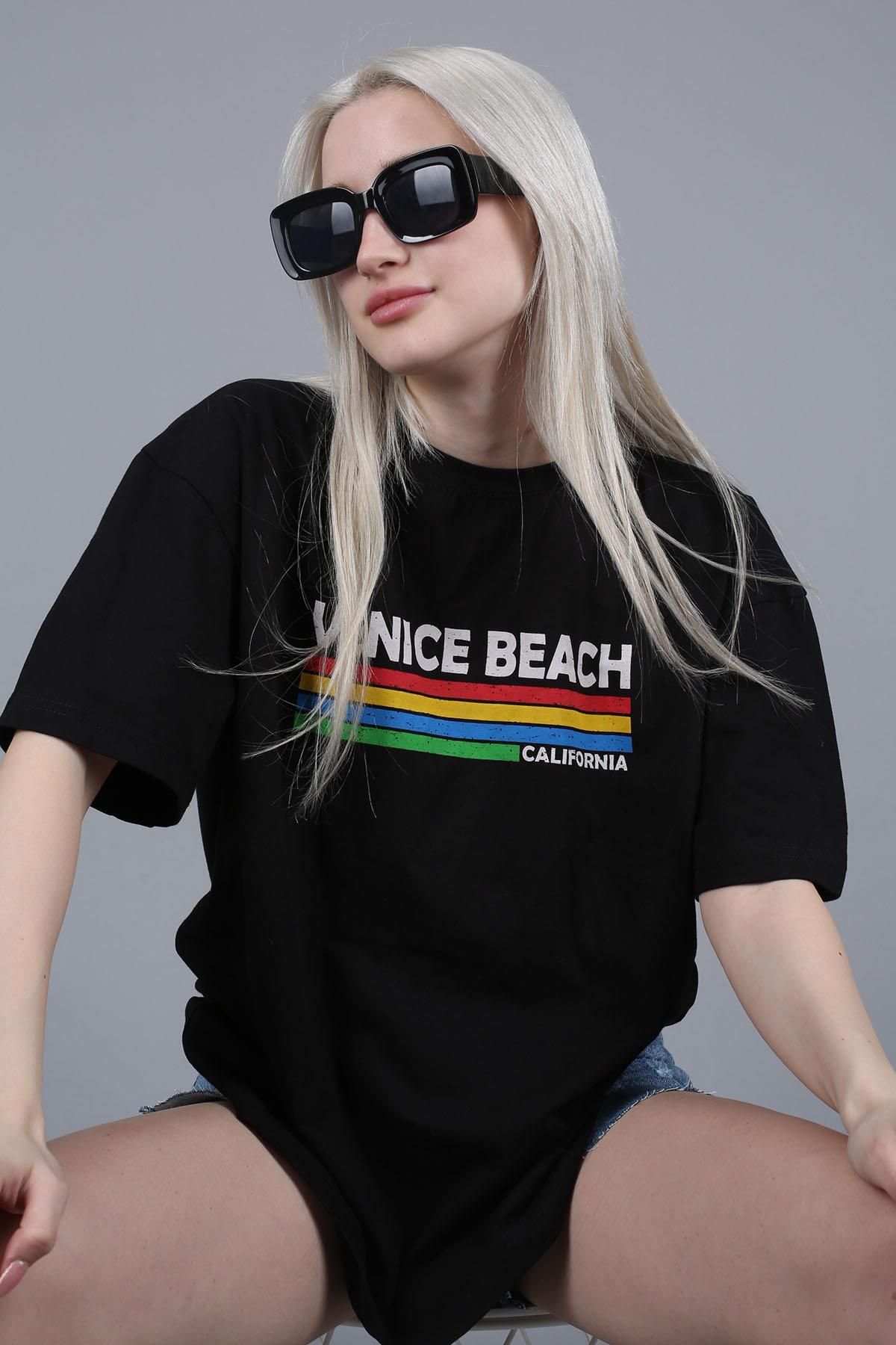 تی شرت یقه خدمه طرح چاپی آستین کوتاه قواره دار زنانه مدمکست Madmext (برند ترکیه)