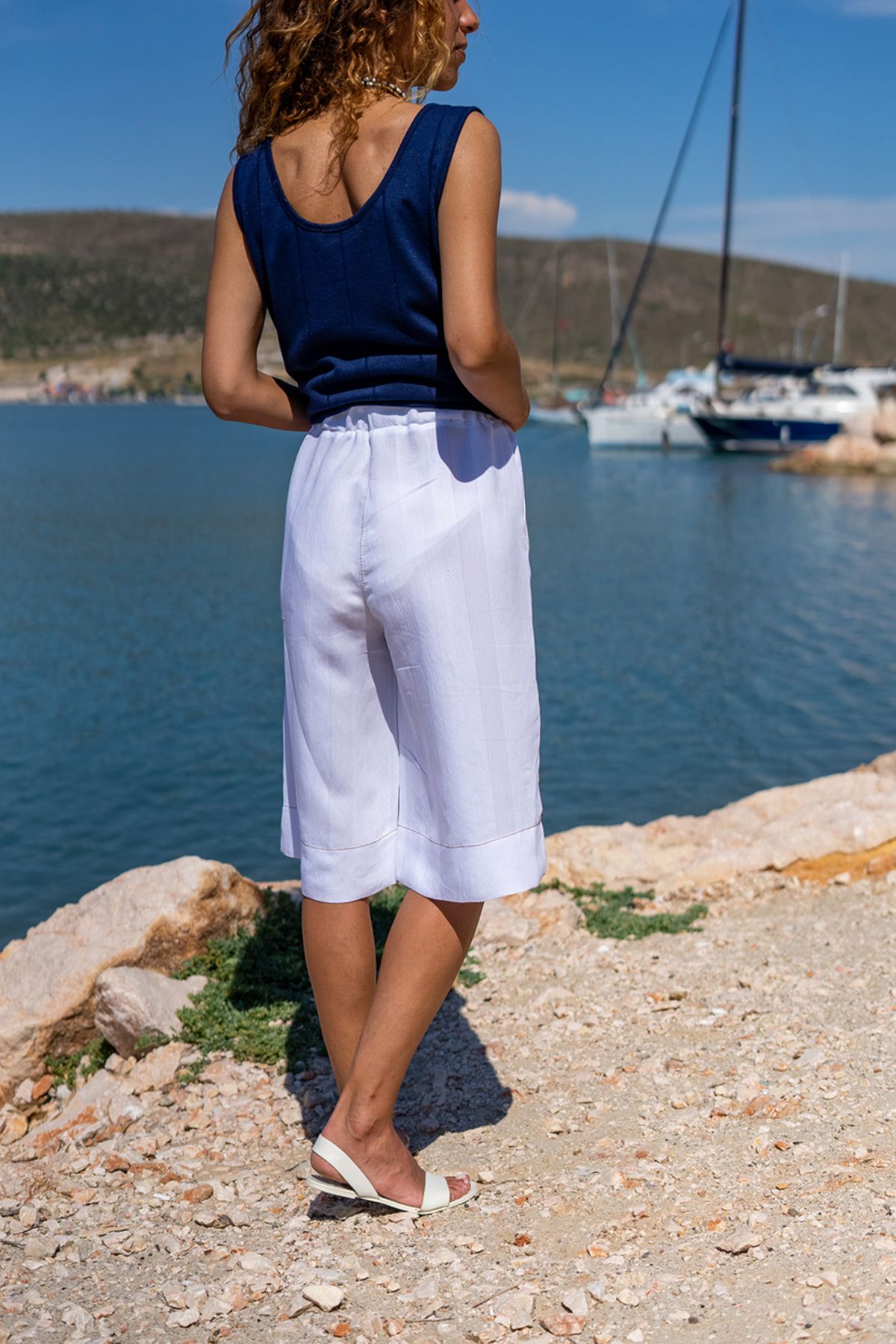 G ne k z Women s White Elastic Waist Self Textured Side Button