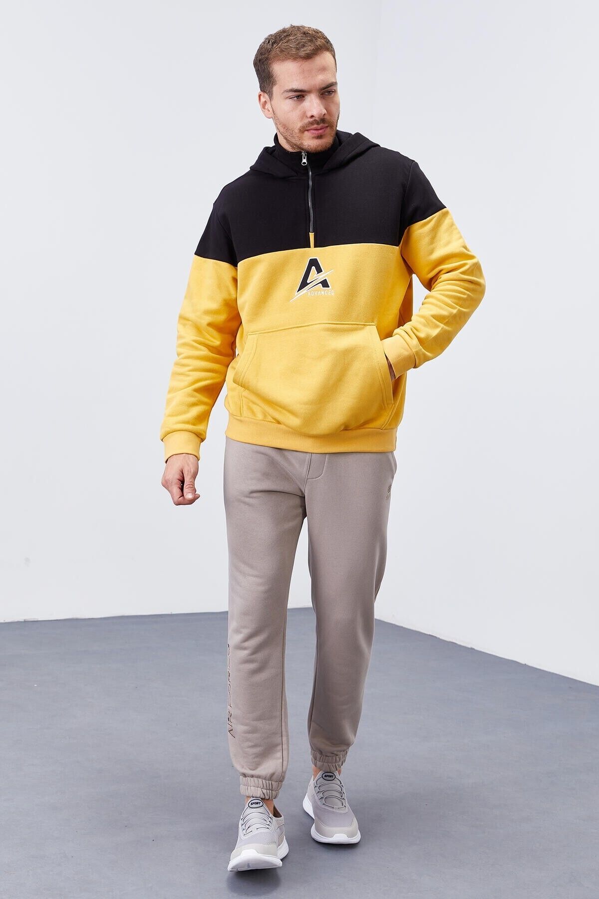 Tommy 2024 yellow sweatshirt