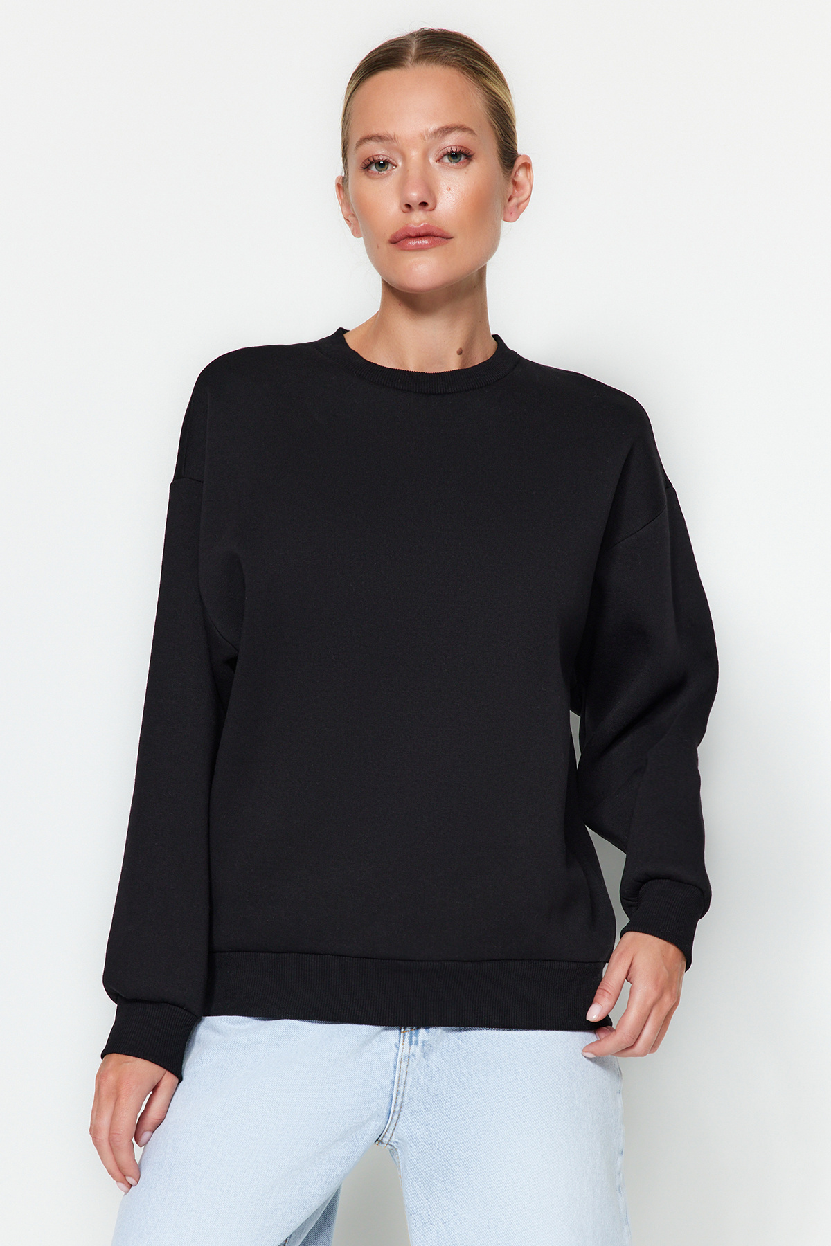 Trendyolmilla  Siyah Kalın İçi Polarlı Regular/Normal Kalıp Bisiklet Yaka Basic Örme Sweatshirt TWOAW24SW00101 - Görsel 7