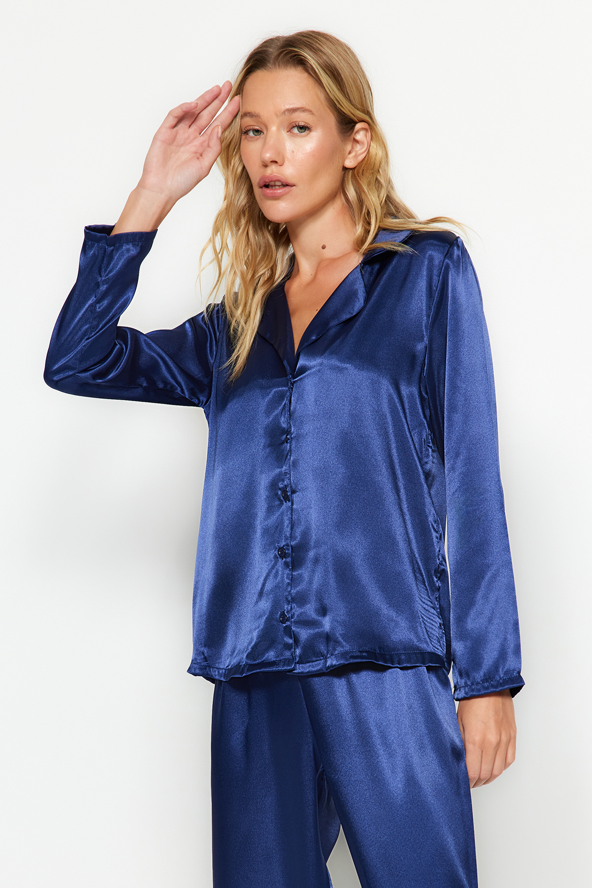 Trendyolmilla  Lacivert Saten Gömlek-Pantolon Dokuma Pijama Takımı THMAW24PT00026 - Görsel 3
