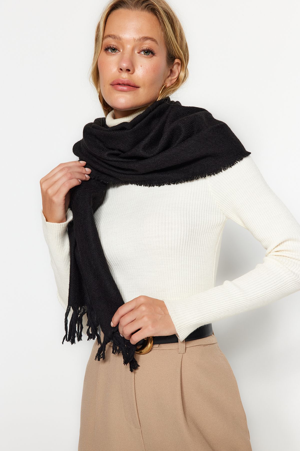 Trendyol Collection-Schwarzer weicher strukturierter Schal TWOAW24AT00009 3