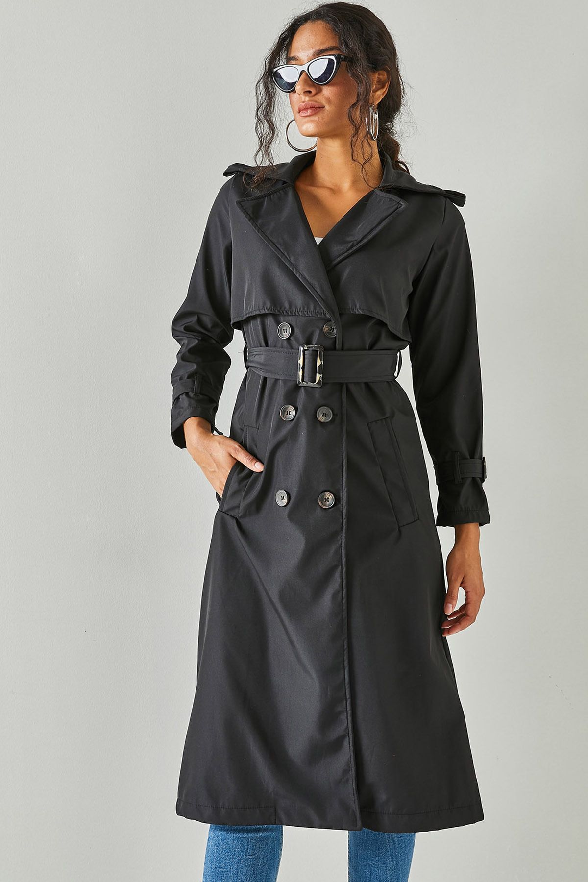 Trenchcoat black top