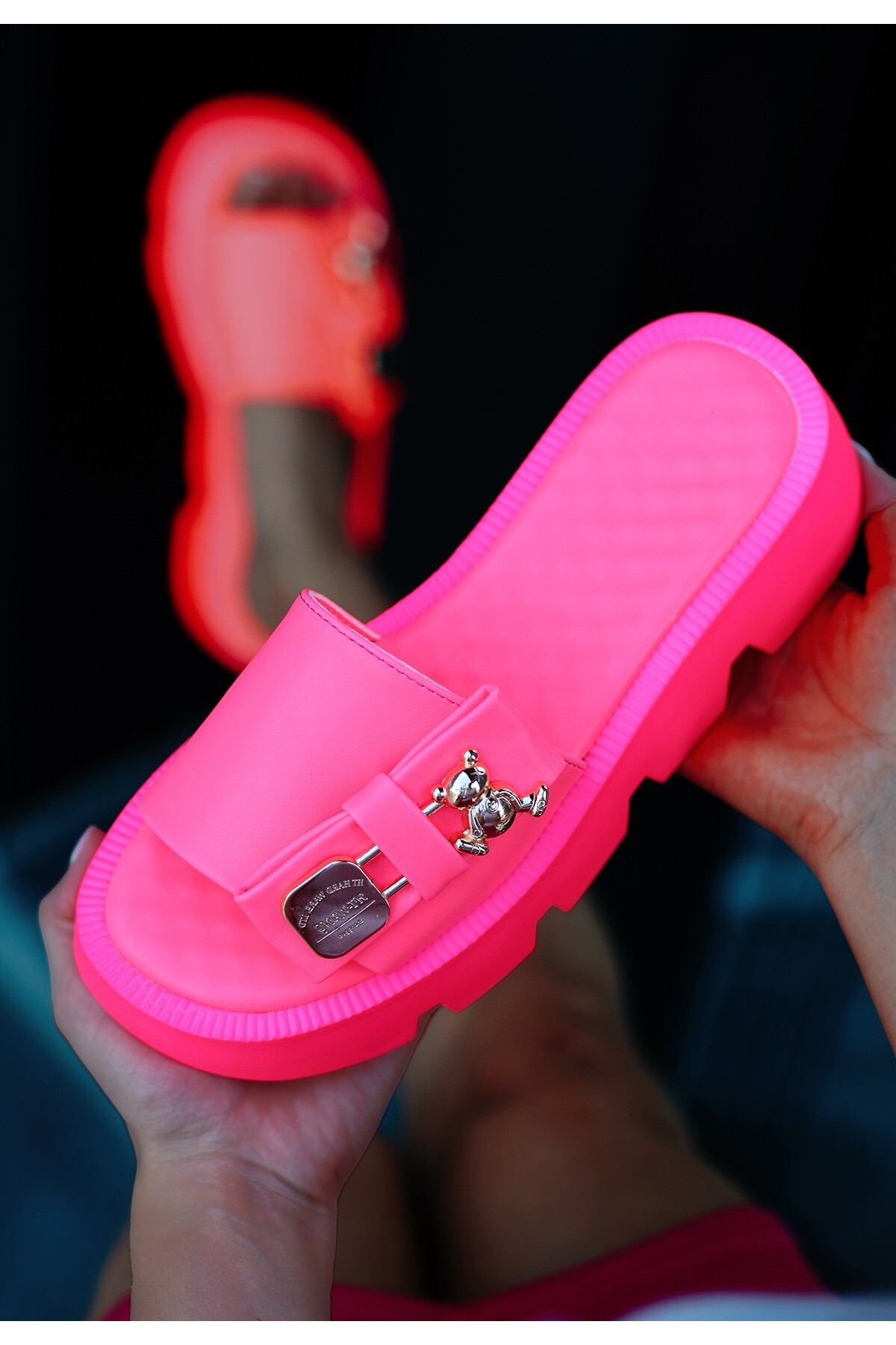 Akya Fosforlu Pembe Cilt Terlik