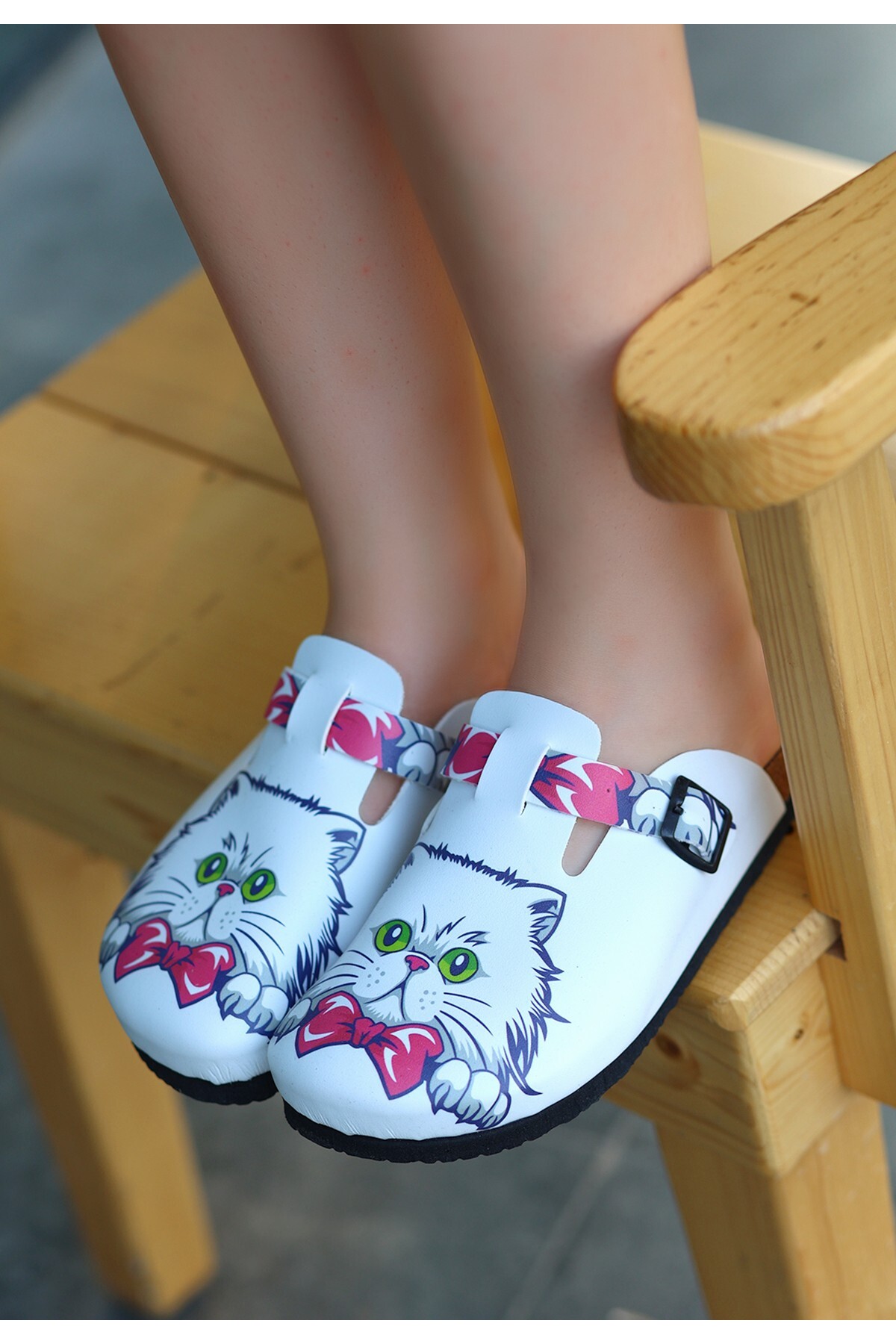 Tonny Beyaz Cilt Fiyonklu Kedili Terlik