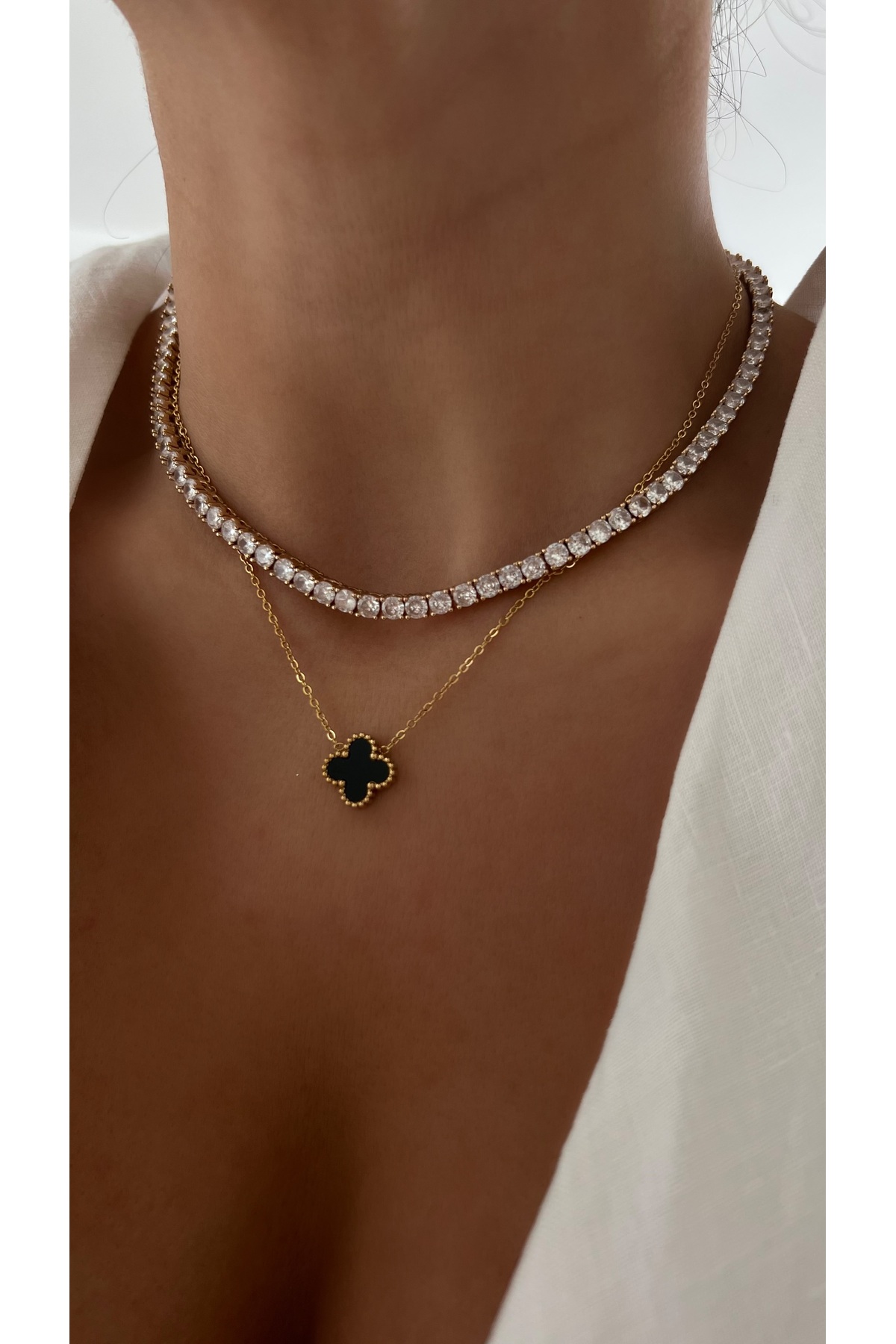 Stichting Nidos | Van Cleef & Arpels Magic Alhambra White Gold Diamond  Necklace