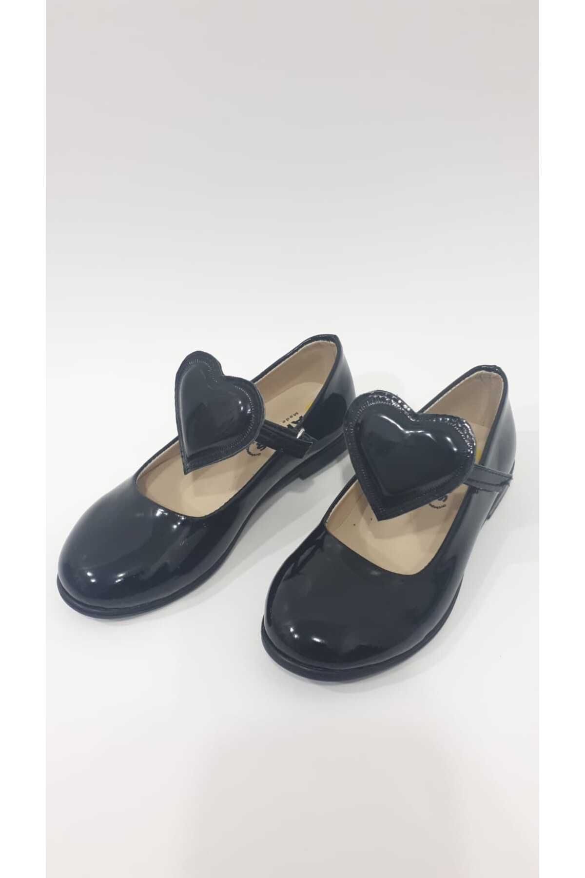 Velvet heart shoes top