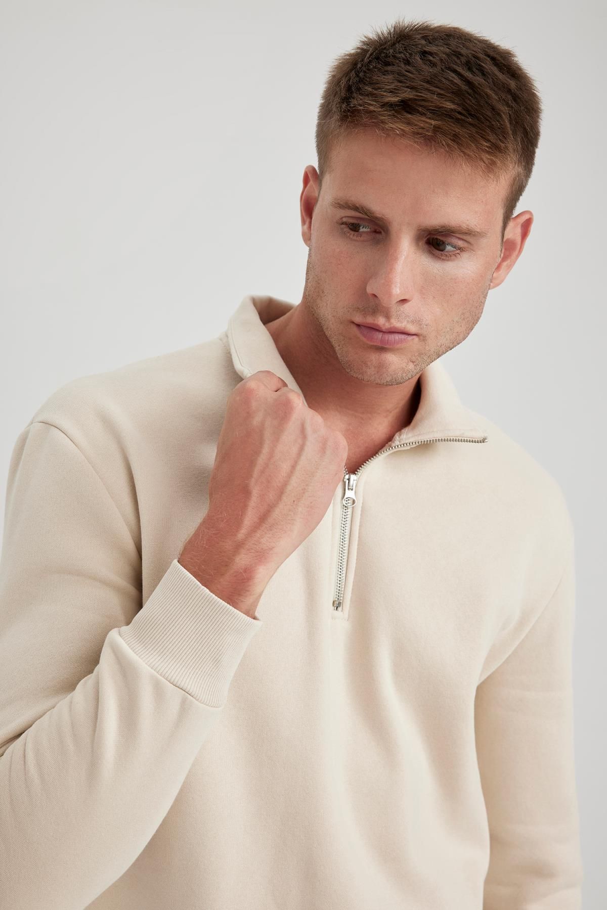 https://cdn.dsmcdn.com/ty997/product/media/images/prod/SPM/PIM/20230912/13/2e0db8ab-0da2-3347-a155-e41c3b23a87e/1_org_zoom.jpg
