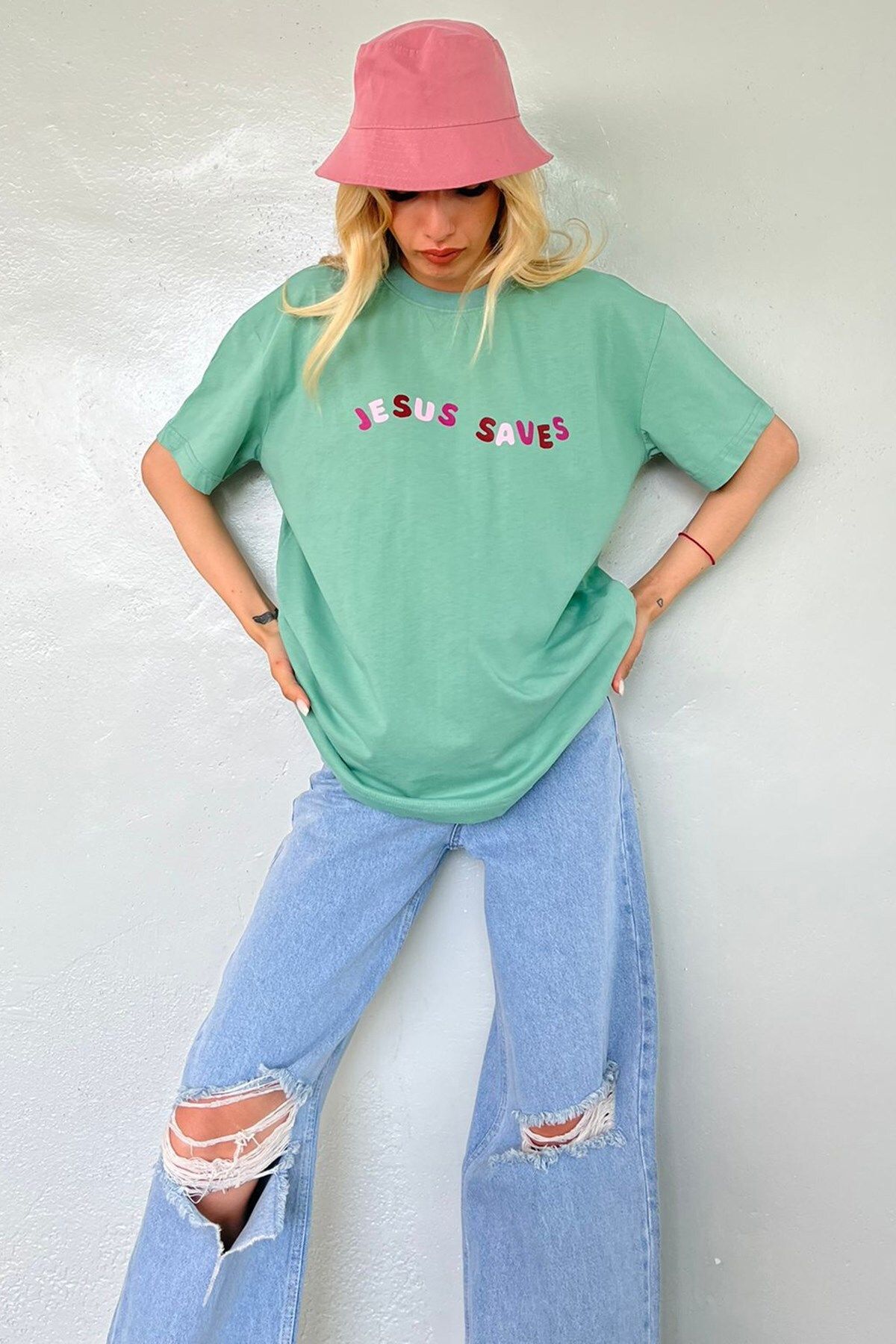 تی شرت یقه گرد طرح چاپی مدل قواره دار آستین کوتاه زنانه مدمکست Madmext (برند ترکیه)