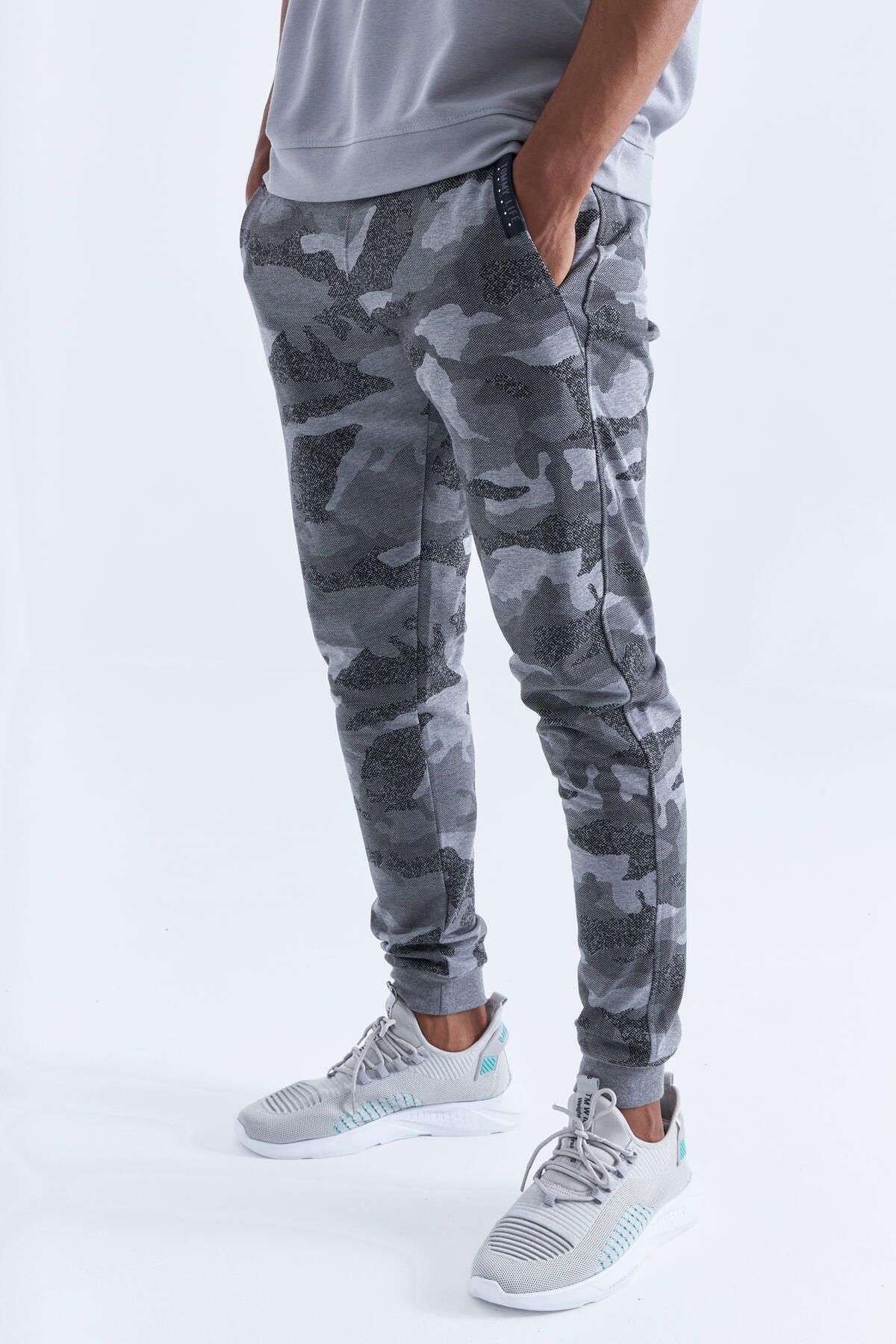 Camouflage online jogging bottoms