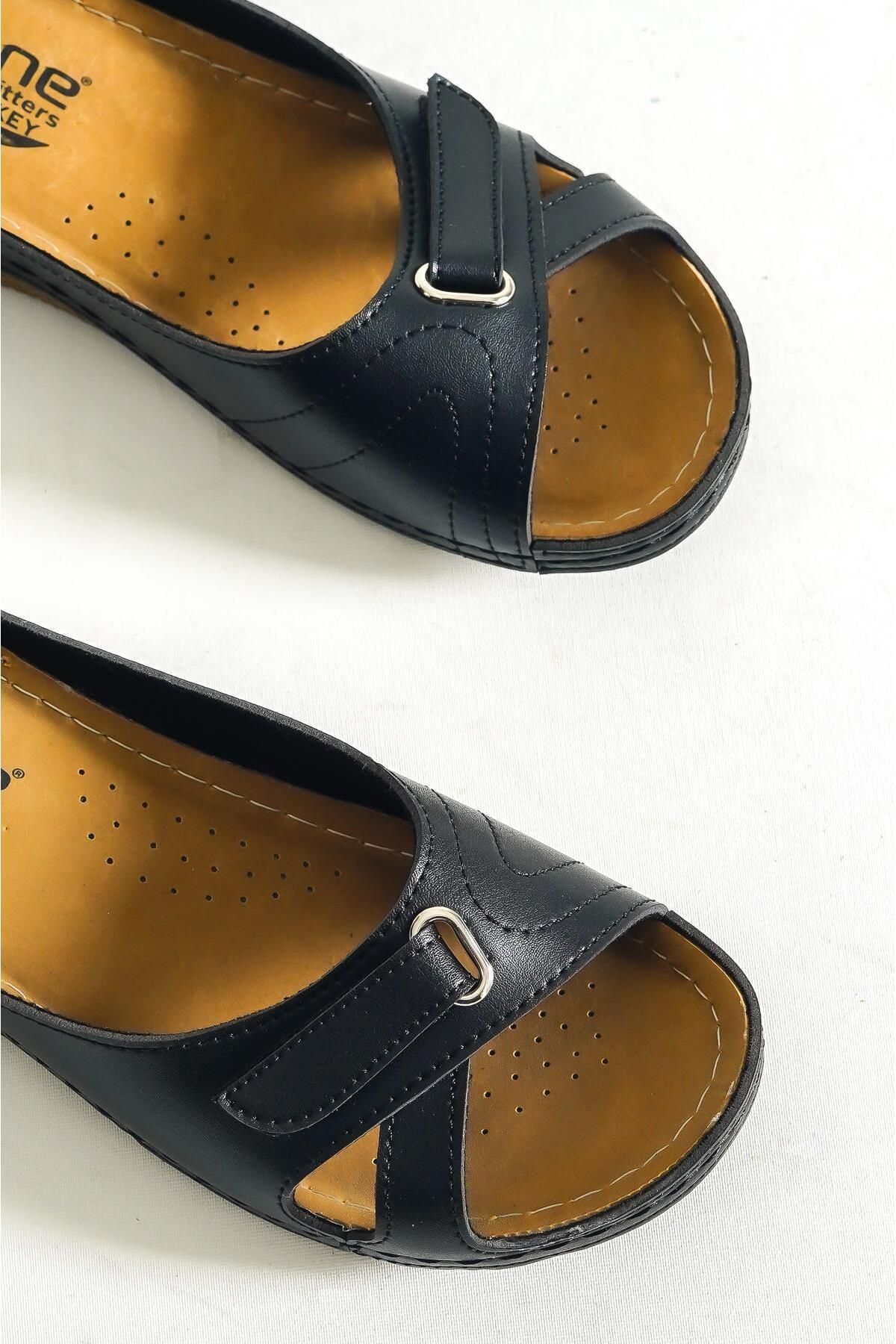 Capone Outfitters-Capone Z0777 Μαύρες γυναικείες άνετες ανατομικές παντόφλες 7