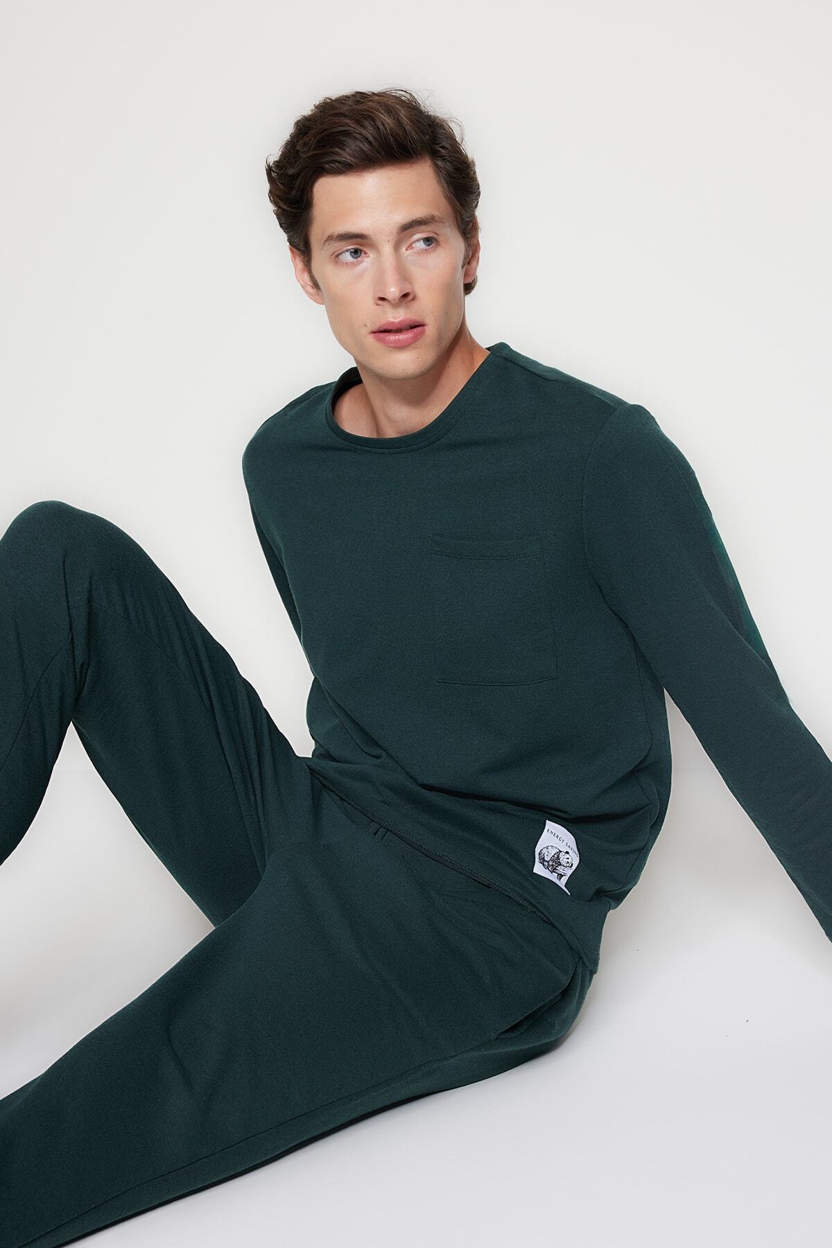 Trendyol Collection Detailní sada pleteného pyžama zelené značky Regular Fit TMNAW24PT00029
