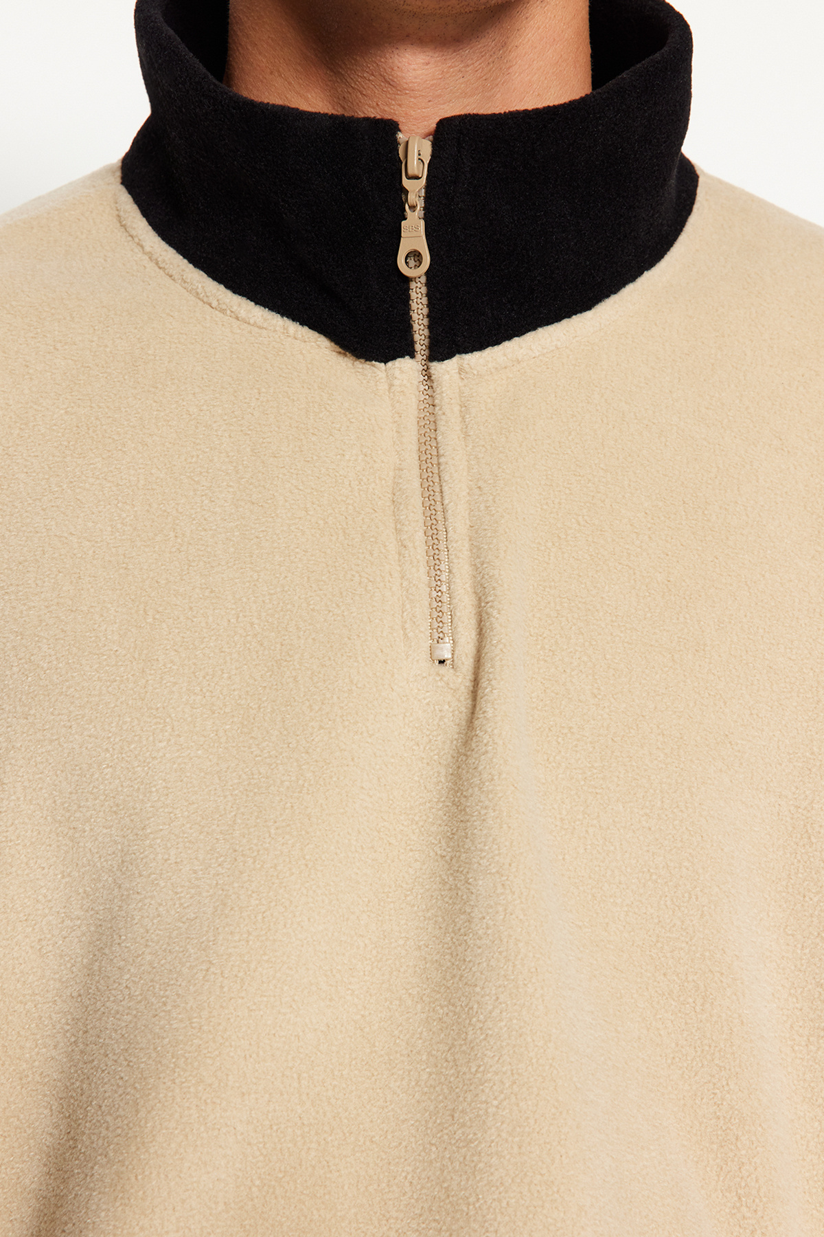 Trendyol Collection-Béžová oversize fleecová mikina proti žmolkování - poloviční zip, stojáček Tmnaw24Sw00036 5