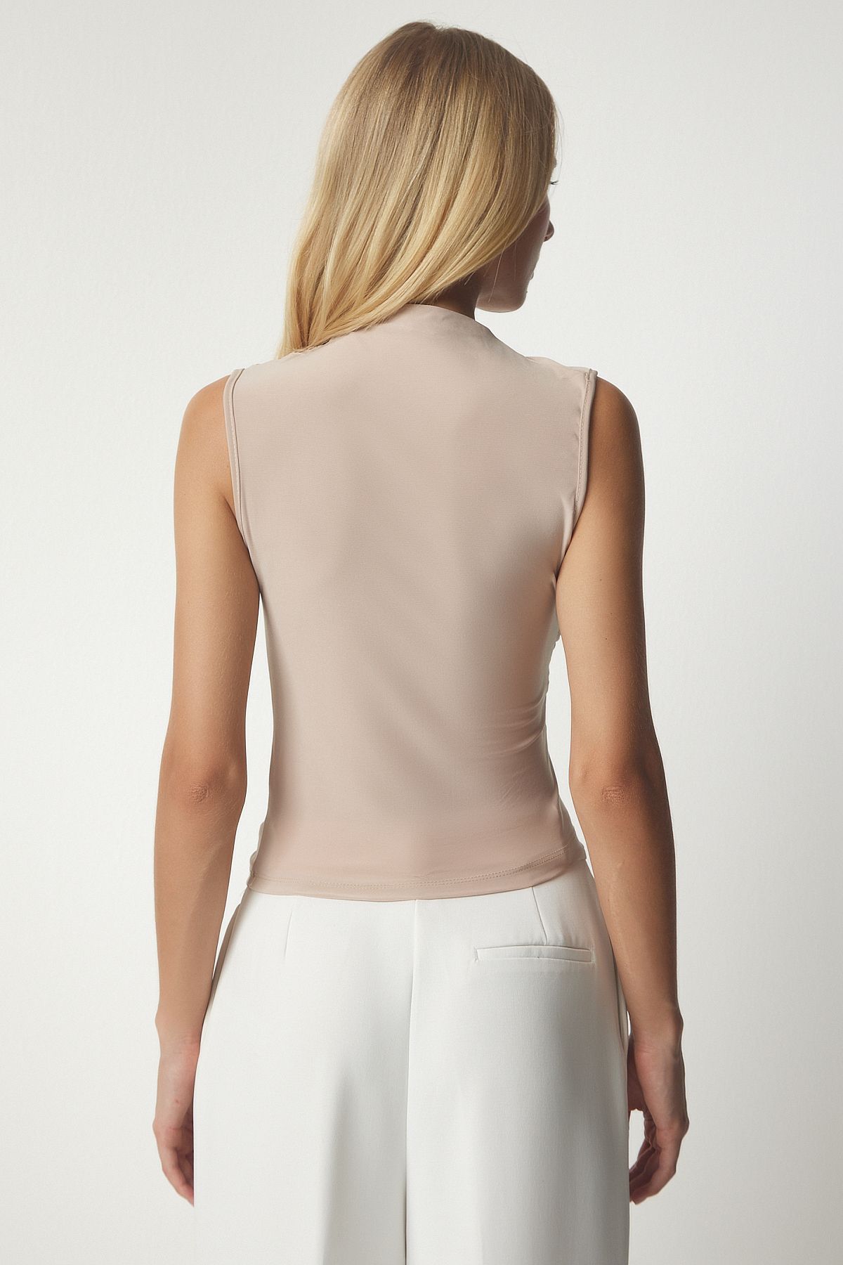 Happiness İstanbul-Beige geraffte ärmellose Sandy-Strickbluse für Damen Lİ00108 6