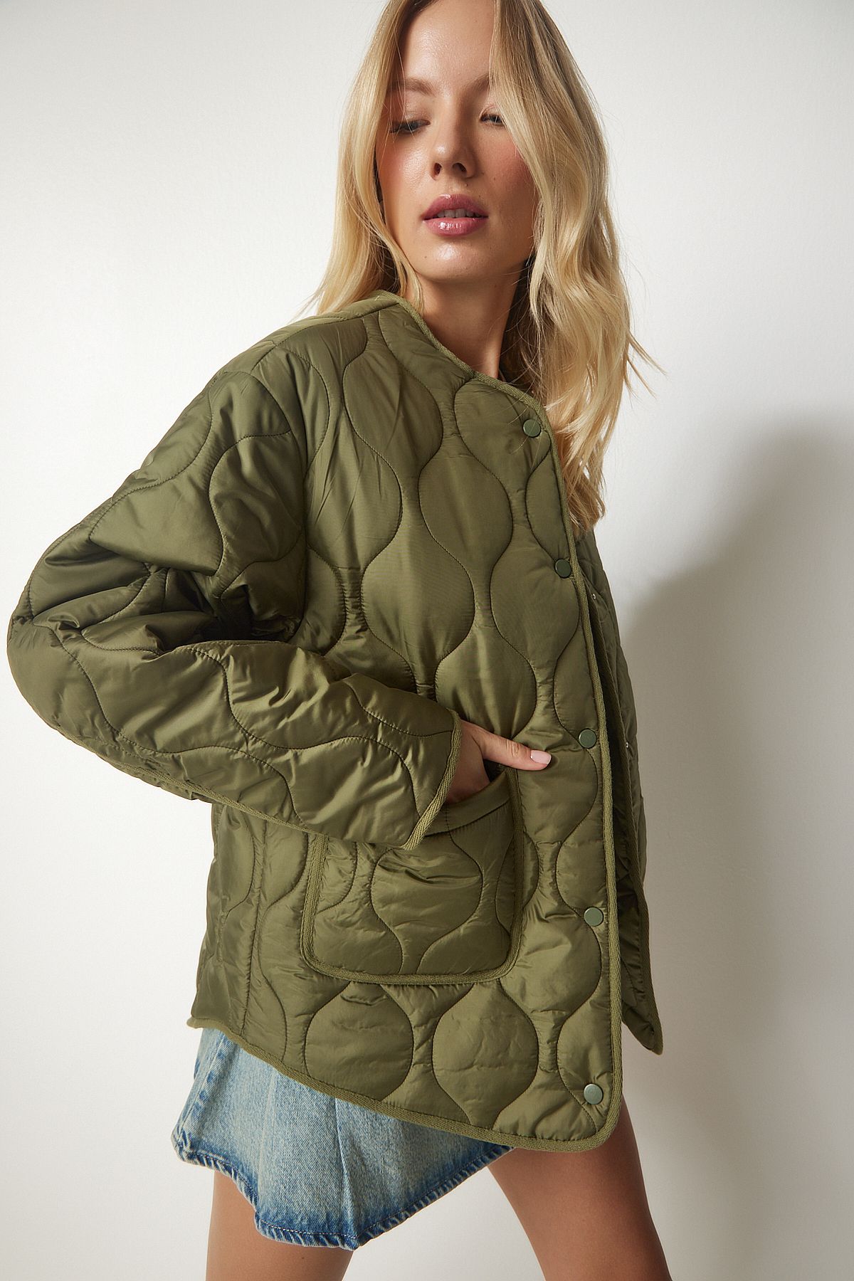 Happiness İstanbul-Dámská khaki oversize prošívaná bunda s kapsami DZ00098 3