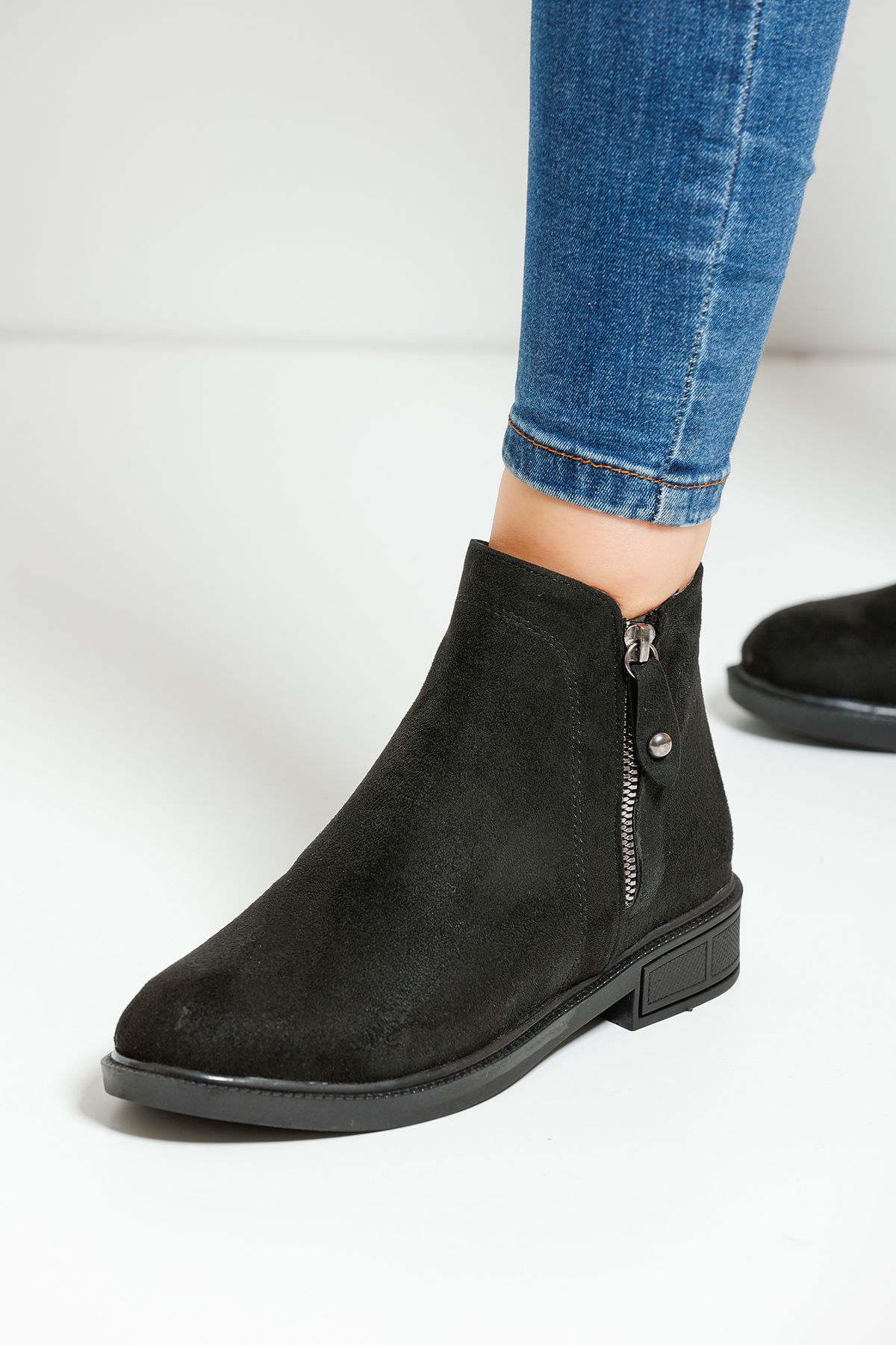 en7-Black Suede Women's Boots A106A 1