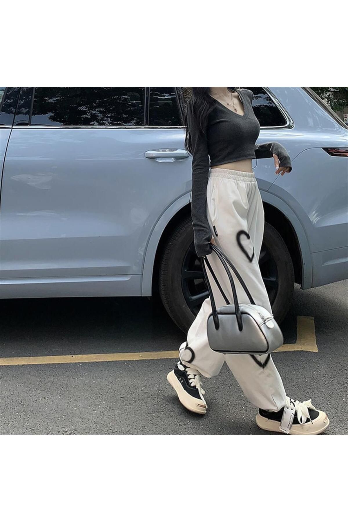 Champs sales yeezy 700