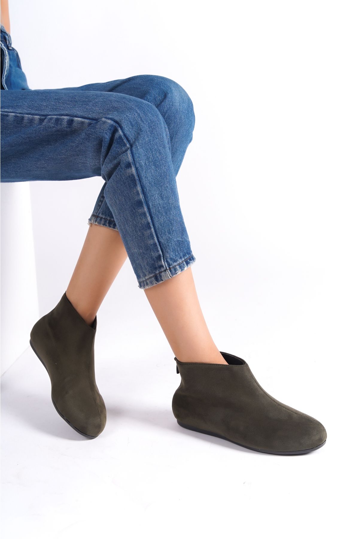 Moda Değirmeni-Kurze, flache Damenstiefel mit Reißverschluss in Khaki, Wildleder, BG1176-116-0001 3