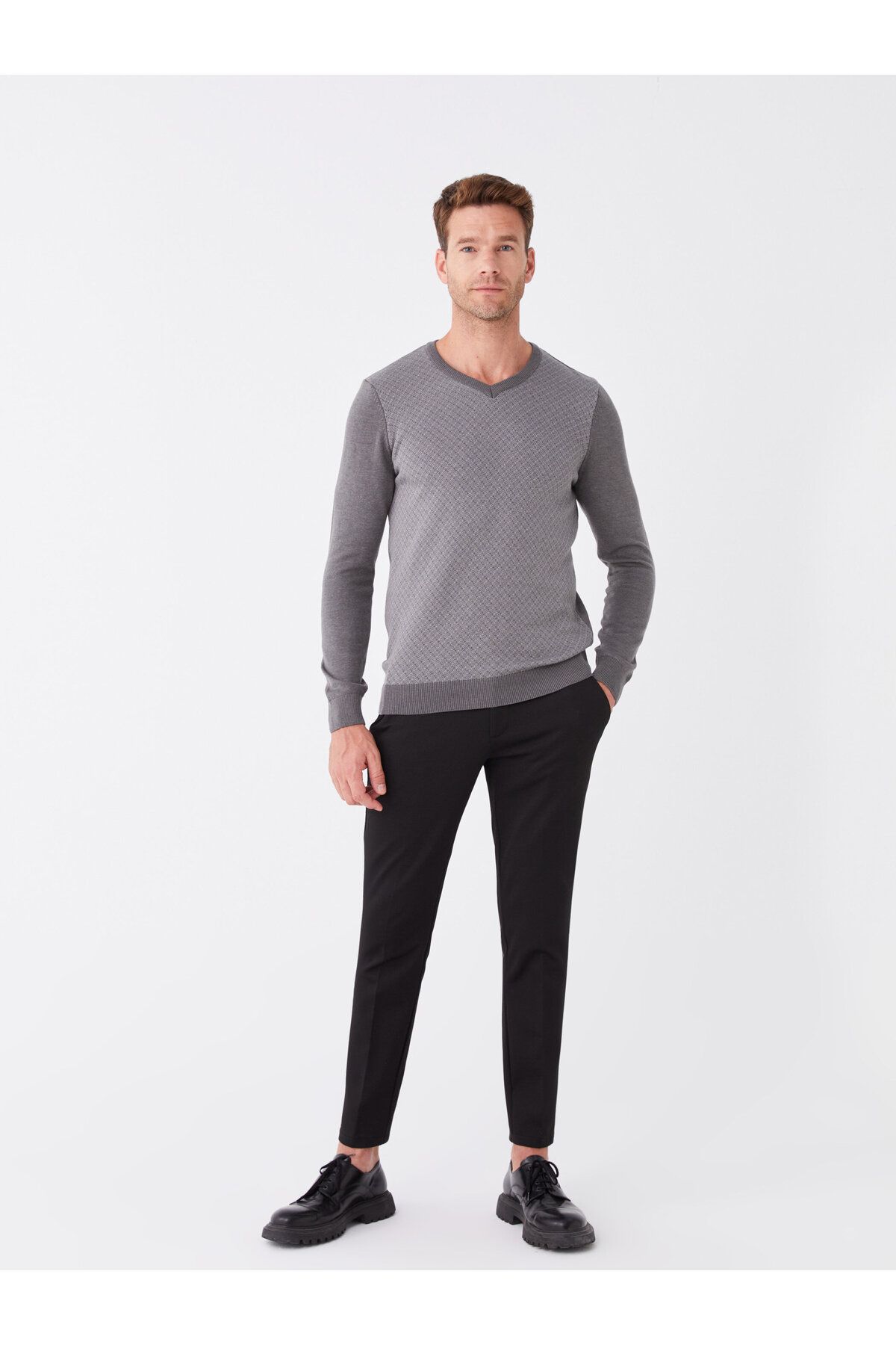 LC Waikiki-Strickpullover für Herren – V-Ausschnitt, lange Ärmel 3