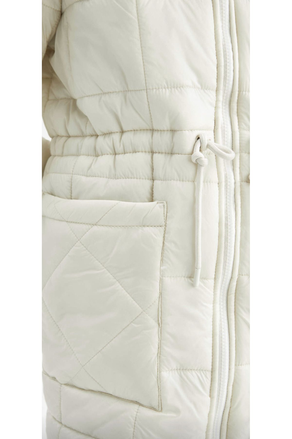 Defacto مانتو زمستانی یقه بلند پف دار ای مناسب با جیب و کمربند