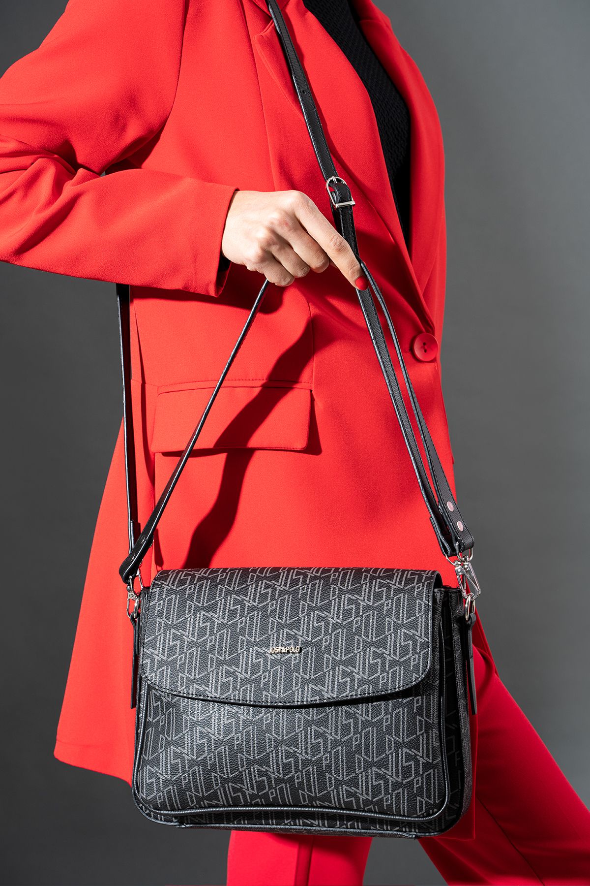 Gq messenger bag shop