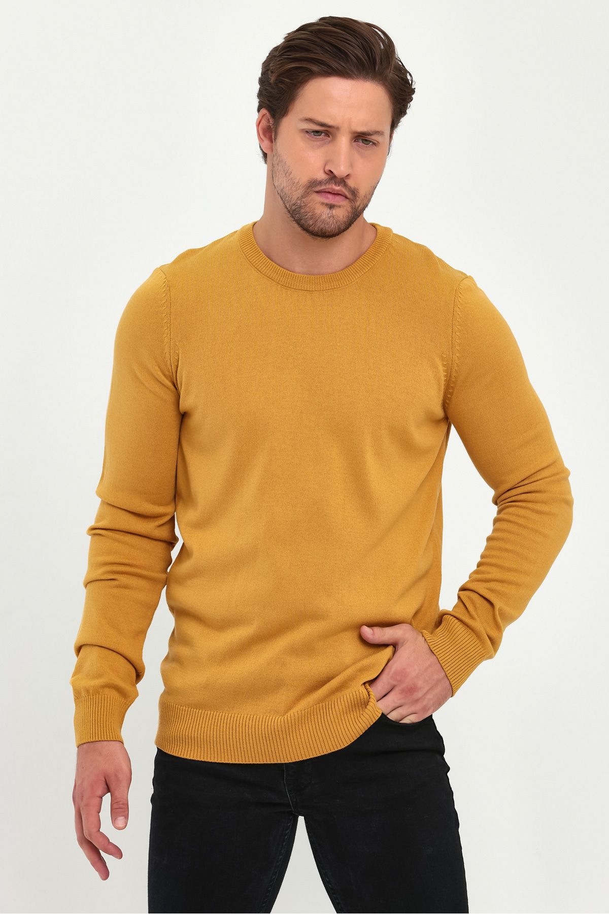 Men's mustard top crew neck jumper