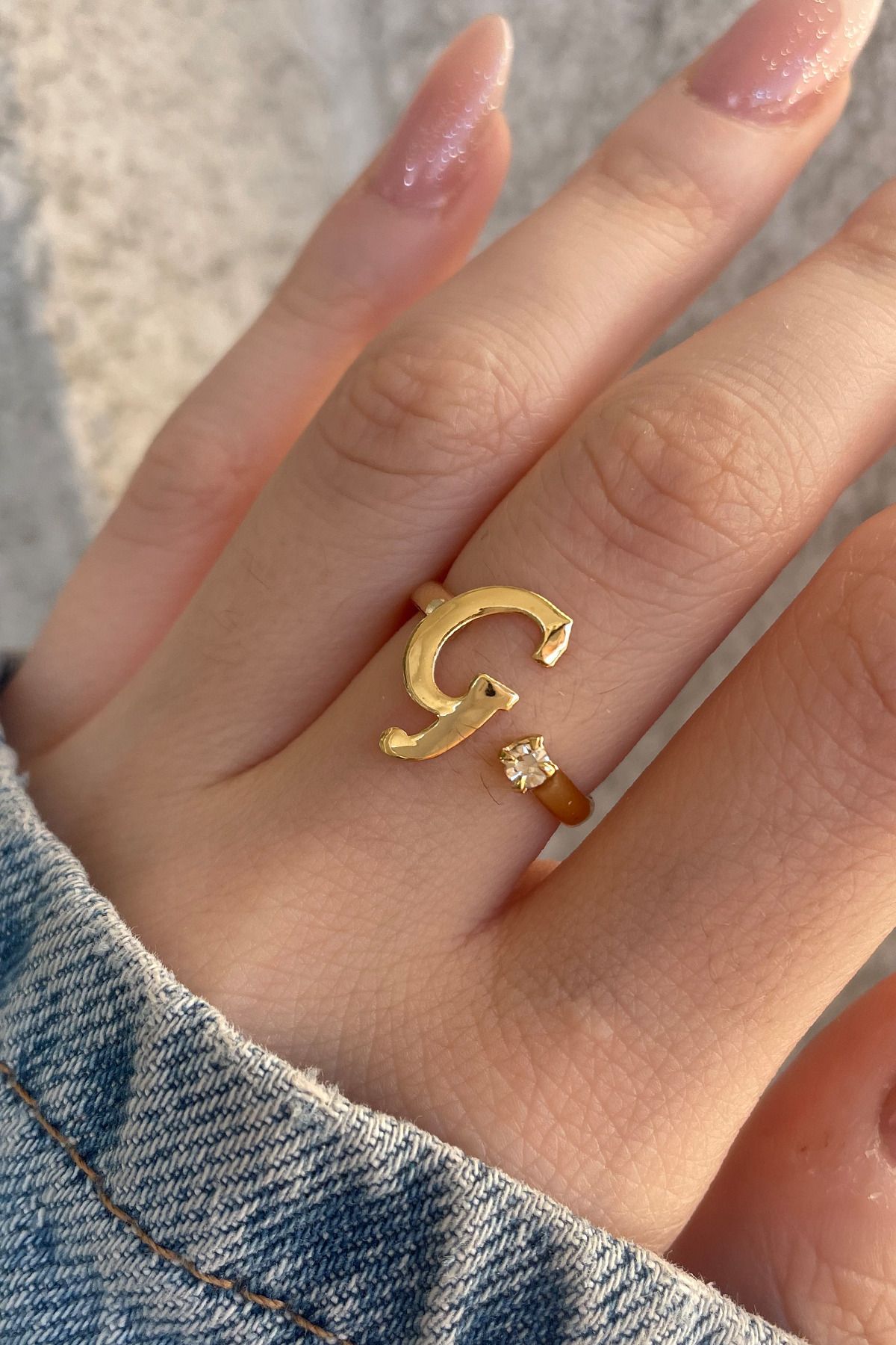 Buy Round White Diamond Letter 'C' Initial Ring for Women (0.10 ctw, Color  I-J, Clarity I1-I2) in 14K Yellow Gold Online at Dazzling Rock